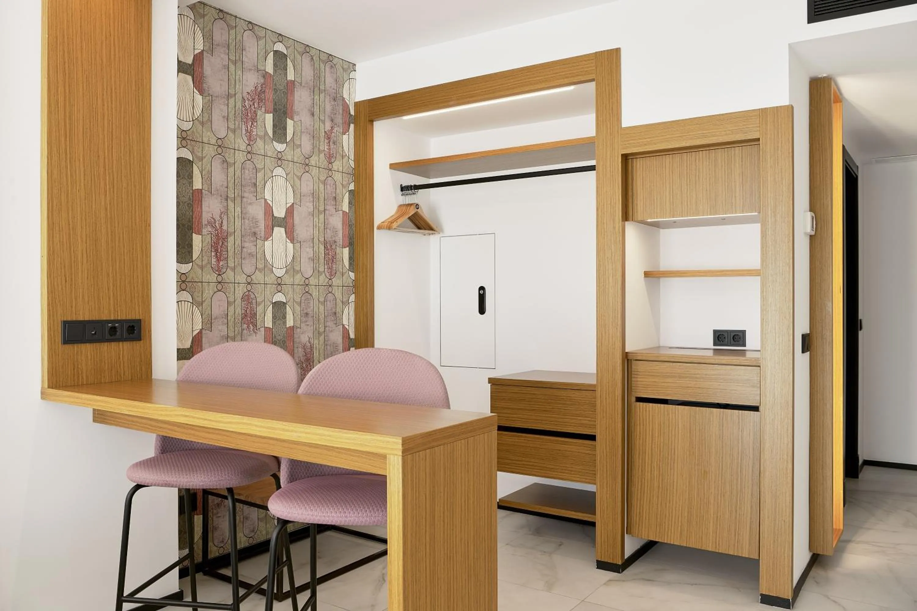 wardrobe in Stic Urban Hotel & SPA