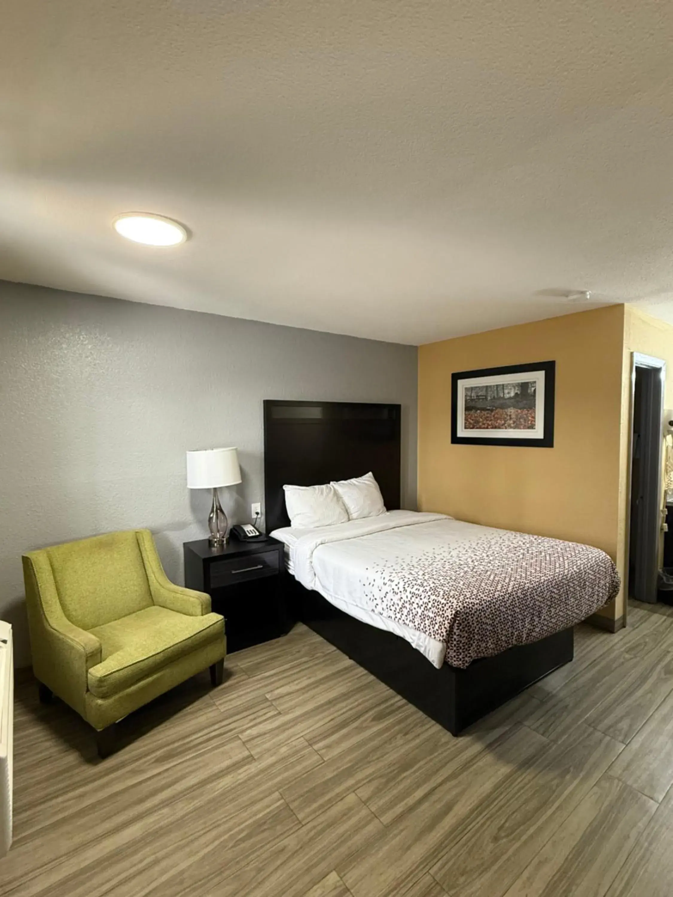 Bedroom, Bed in Travel Inn Bedroom, Bed in Travel Inn