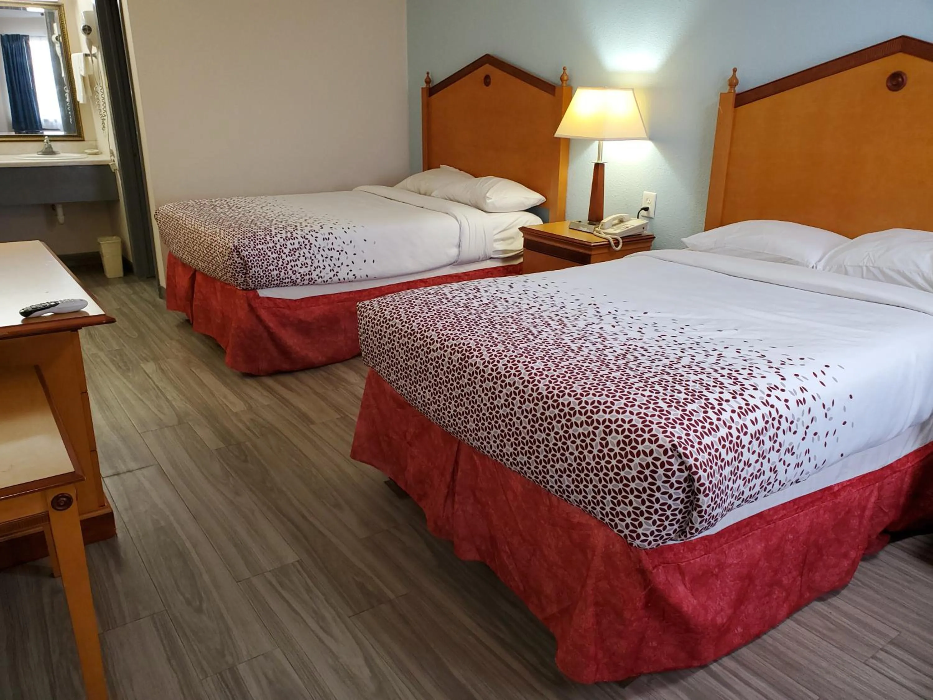 Bedroom, Bed in Travel Inn