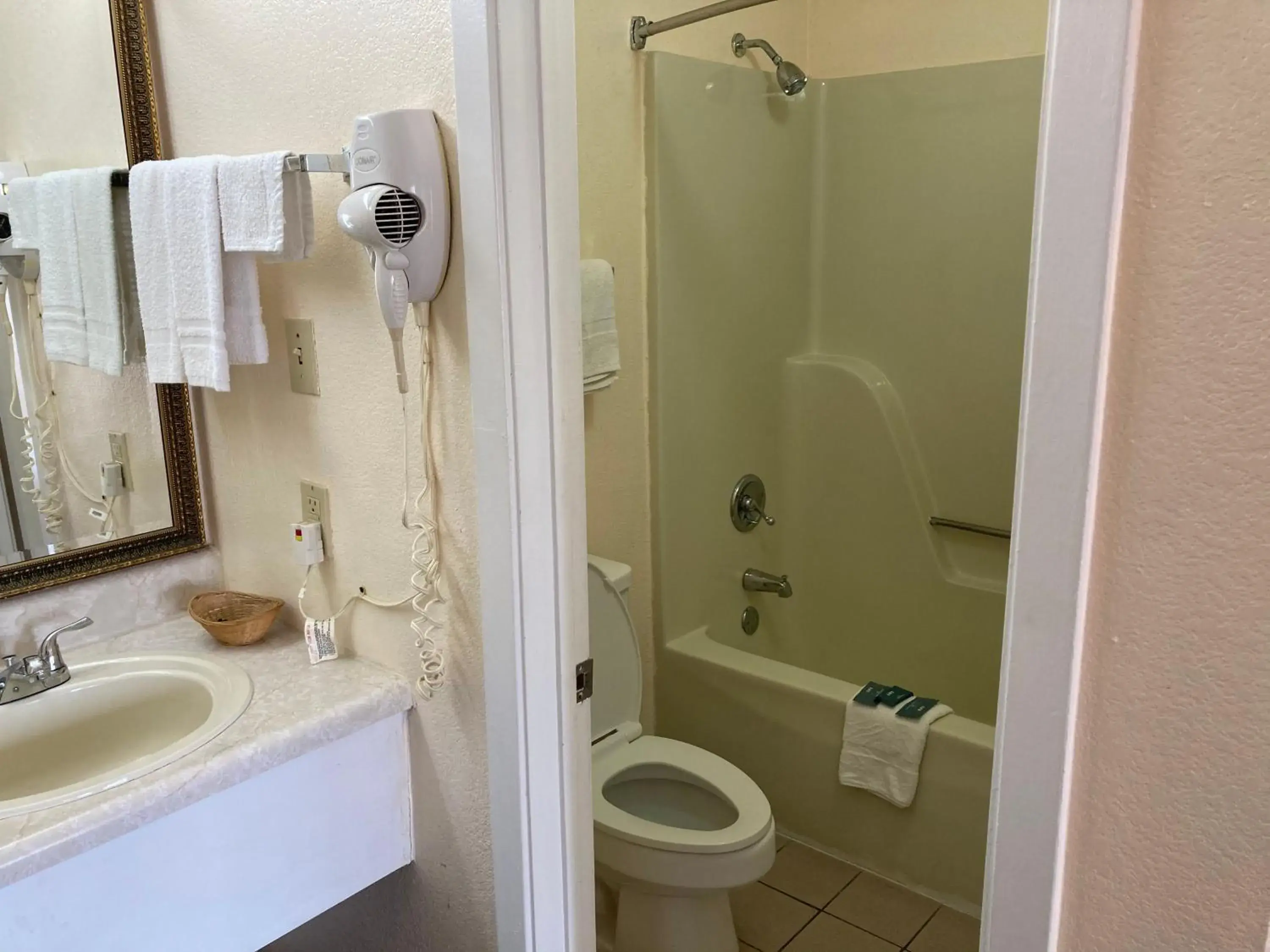 Bathroom in Travel Inn Bathroom in Travel Inn