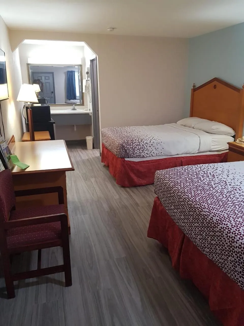 Bedroom, Bed in Travel Inn