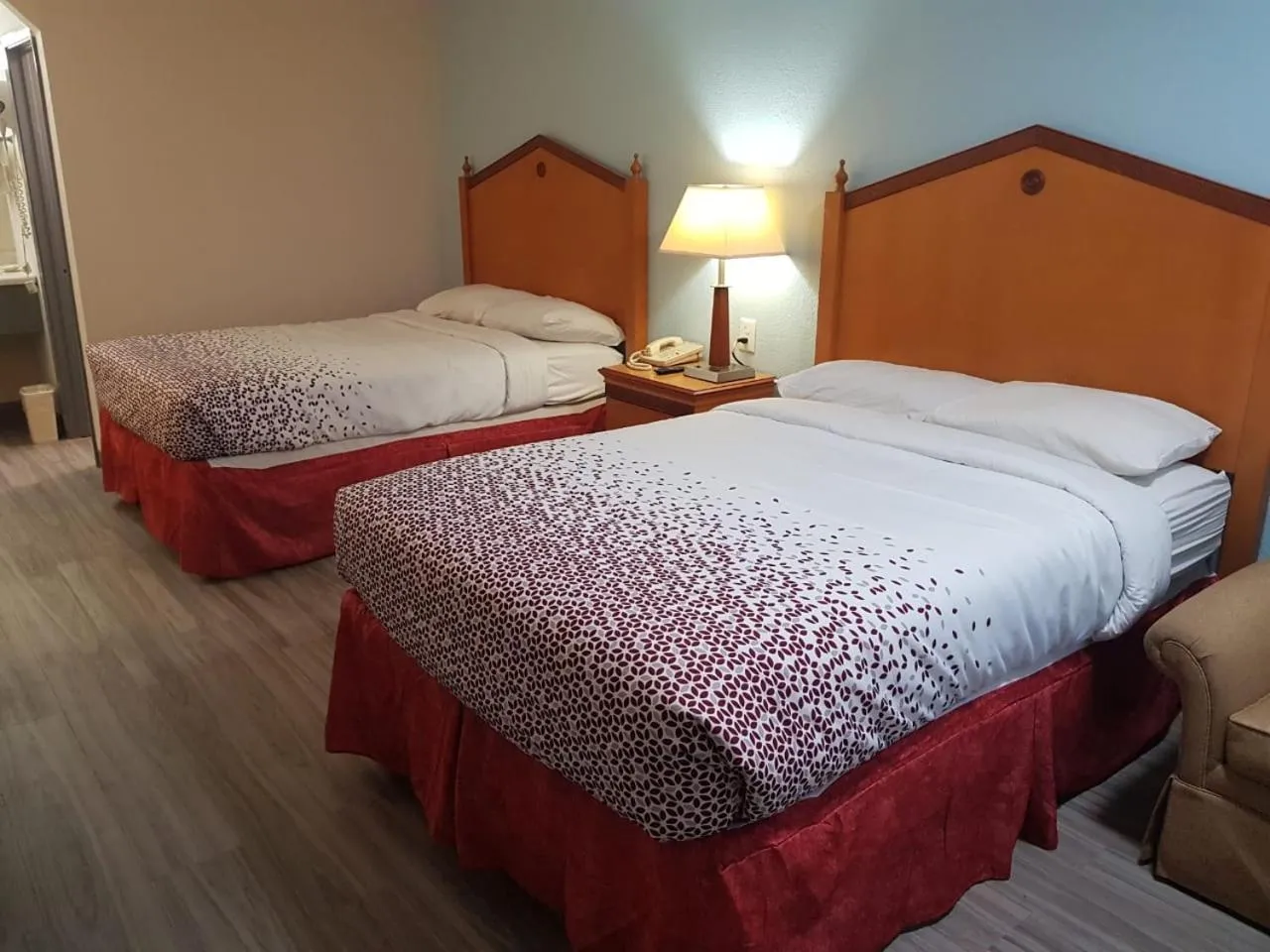 Bedroom, Bed in Travel Inn