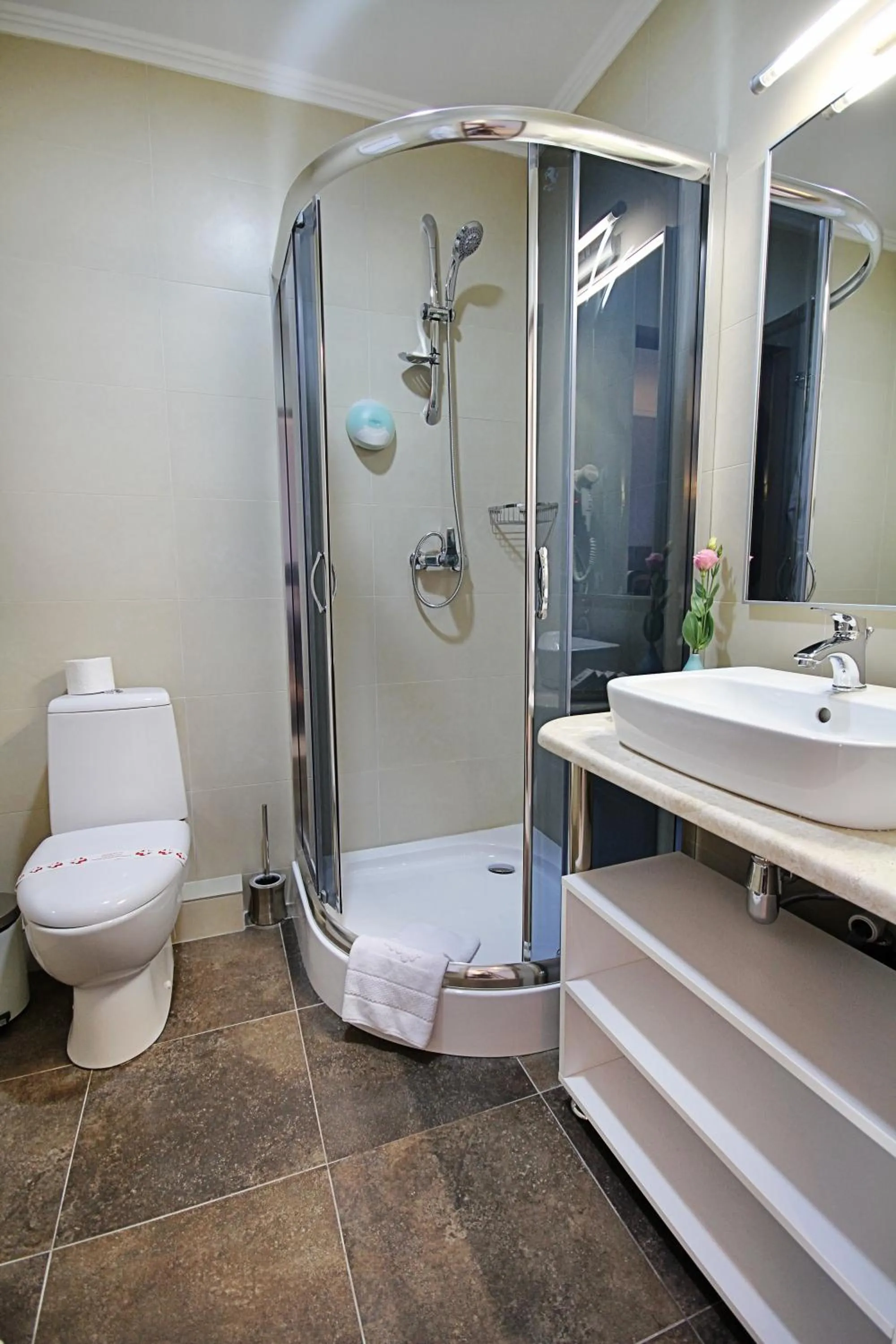 Shower in City Park Hotel