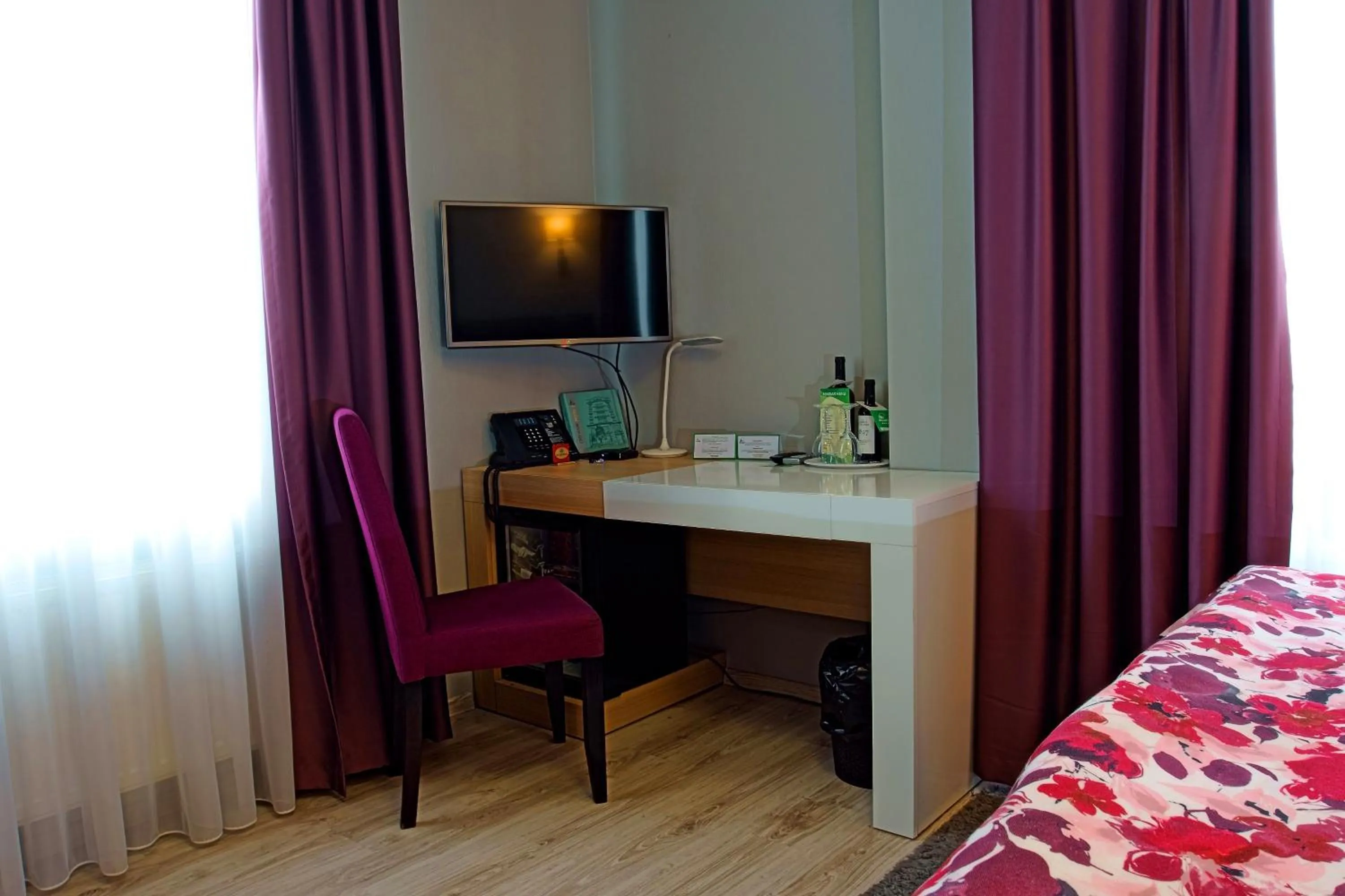 TV and multimedia, Bed in City Park Hotel