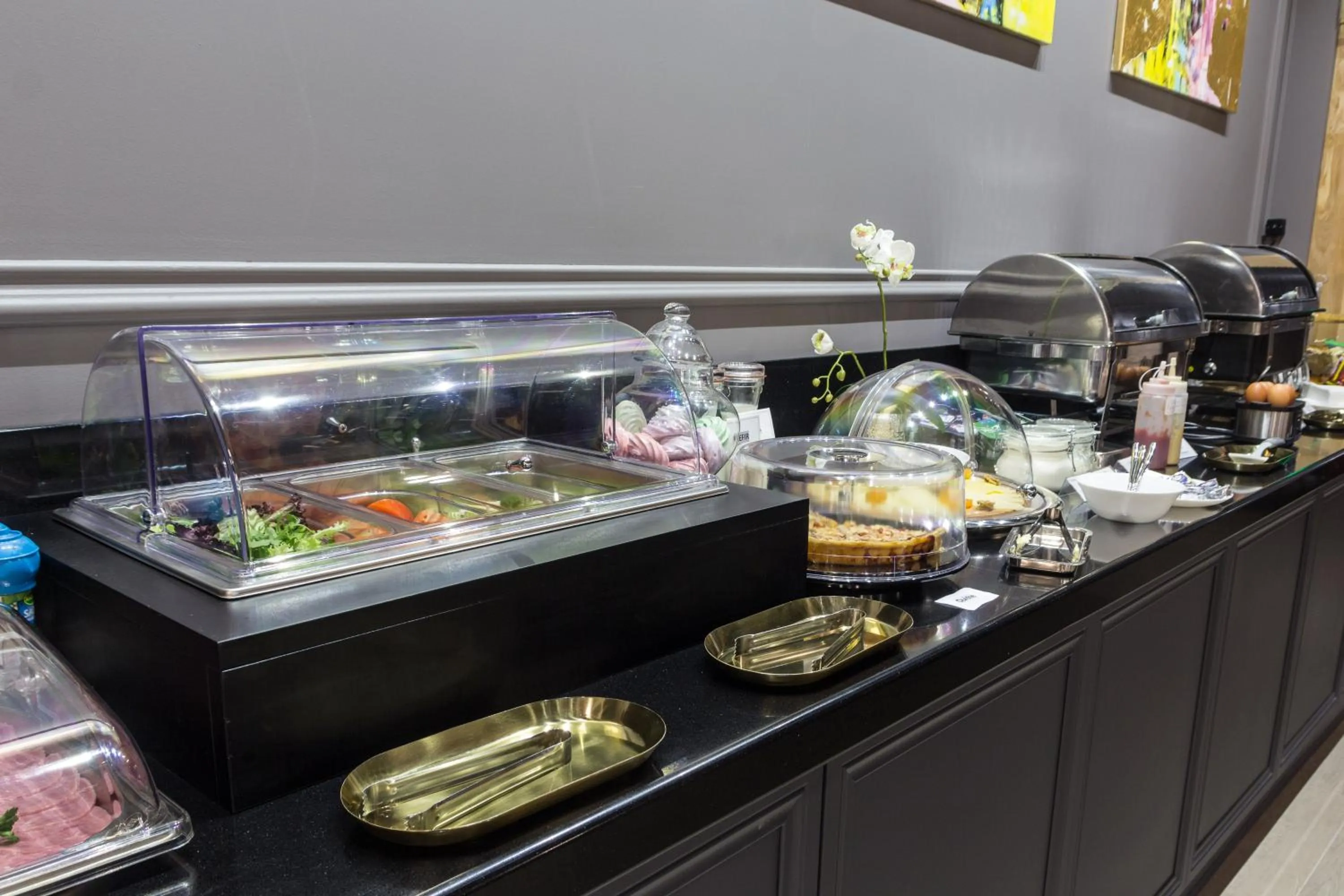 Buffet breakfast in City Park Hotel