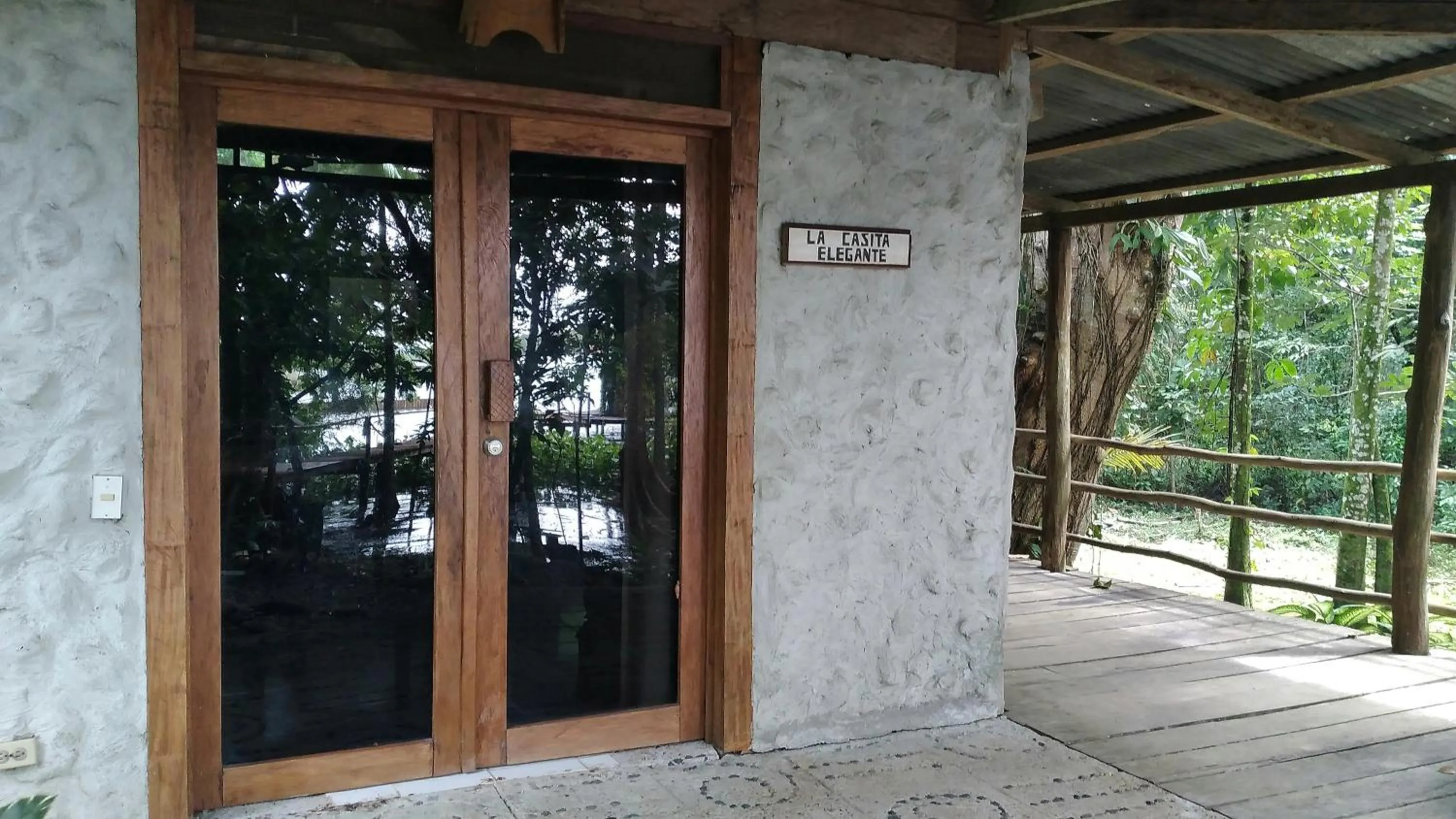 Property building in Tortugal Boutique River Lodge