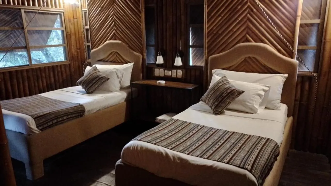 Property building, Bed in Tortugal Boutique River Lodge
