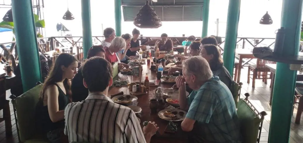 Restaurant/places to eat in Tortugal Boutique River Lodge