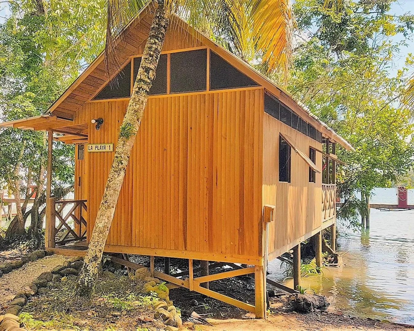 Property building in Tortugal Boutique River Lodge