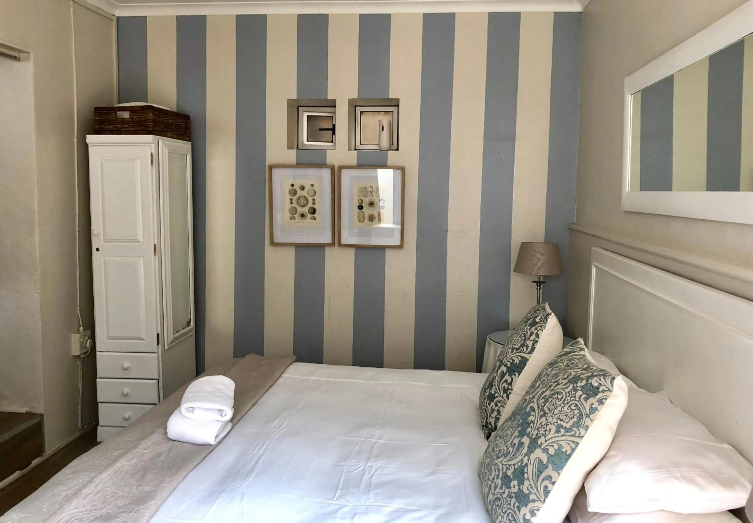 Decorative detail, Bed in Life on 3rd