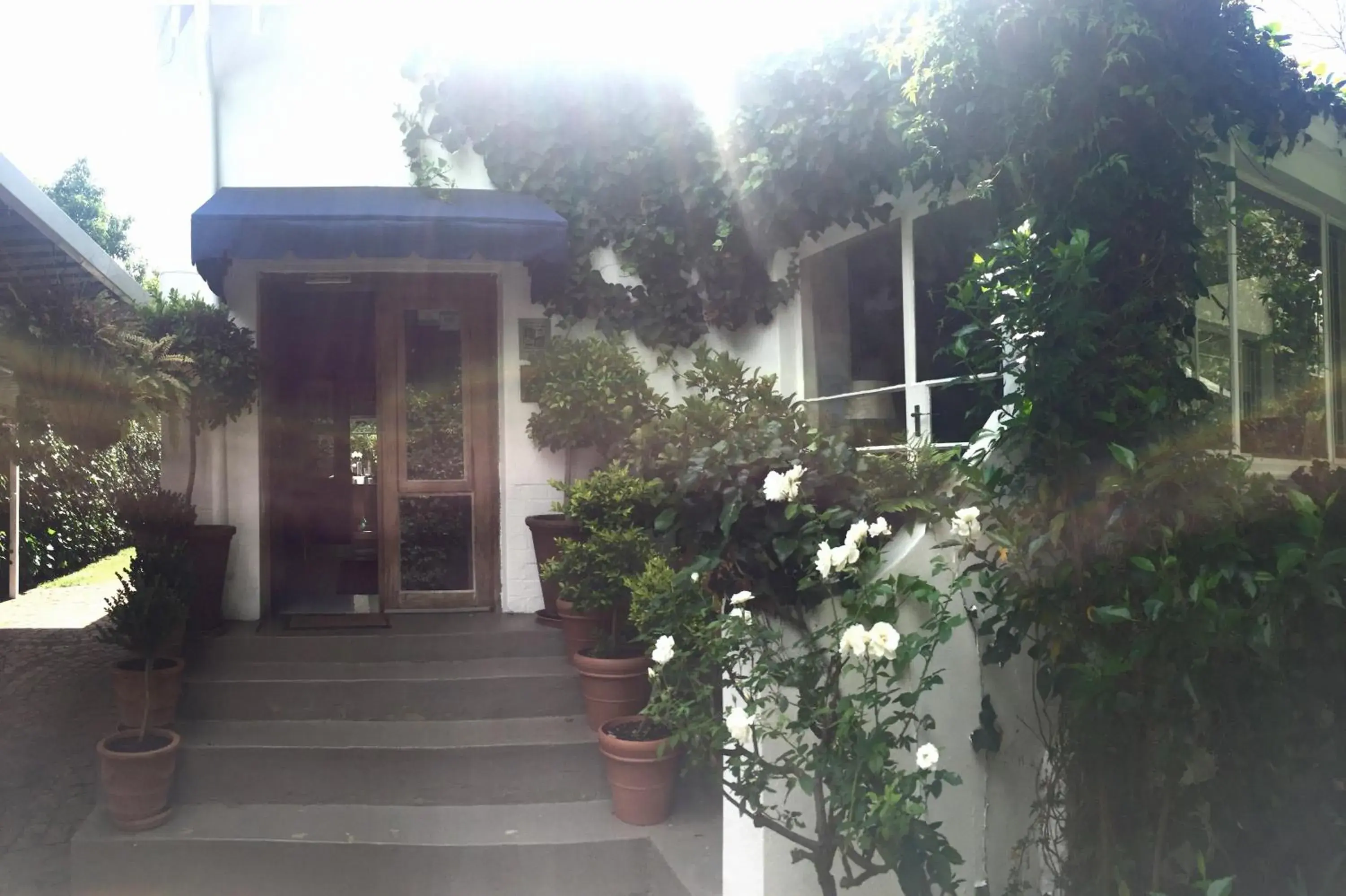 Facade/entrance in Life on 3rd Facade/entrance in Life on 3rd