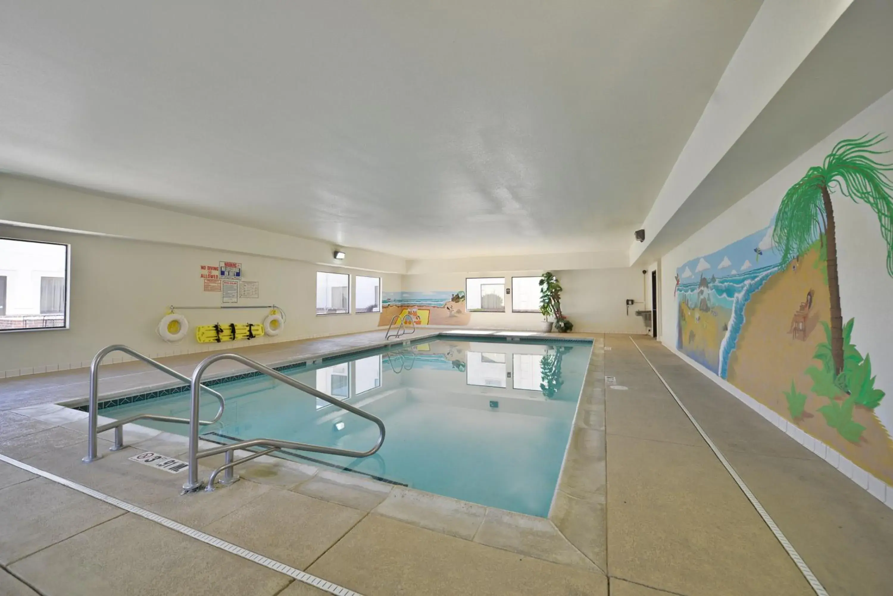 Swimming pool in Baymont by Wyndham Albany Swimming pool in Baymont by Wyndham Albany