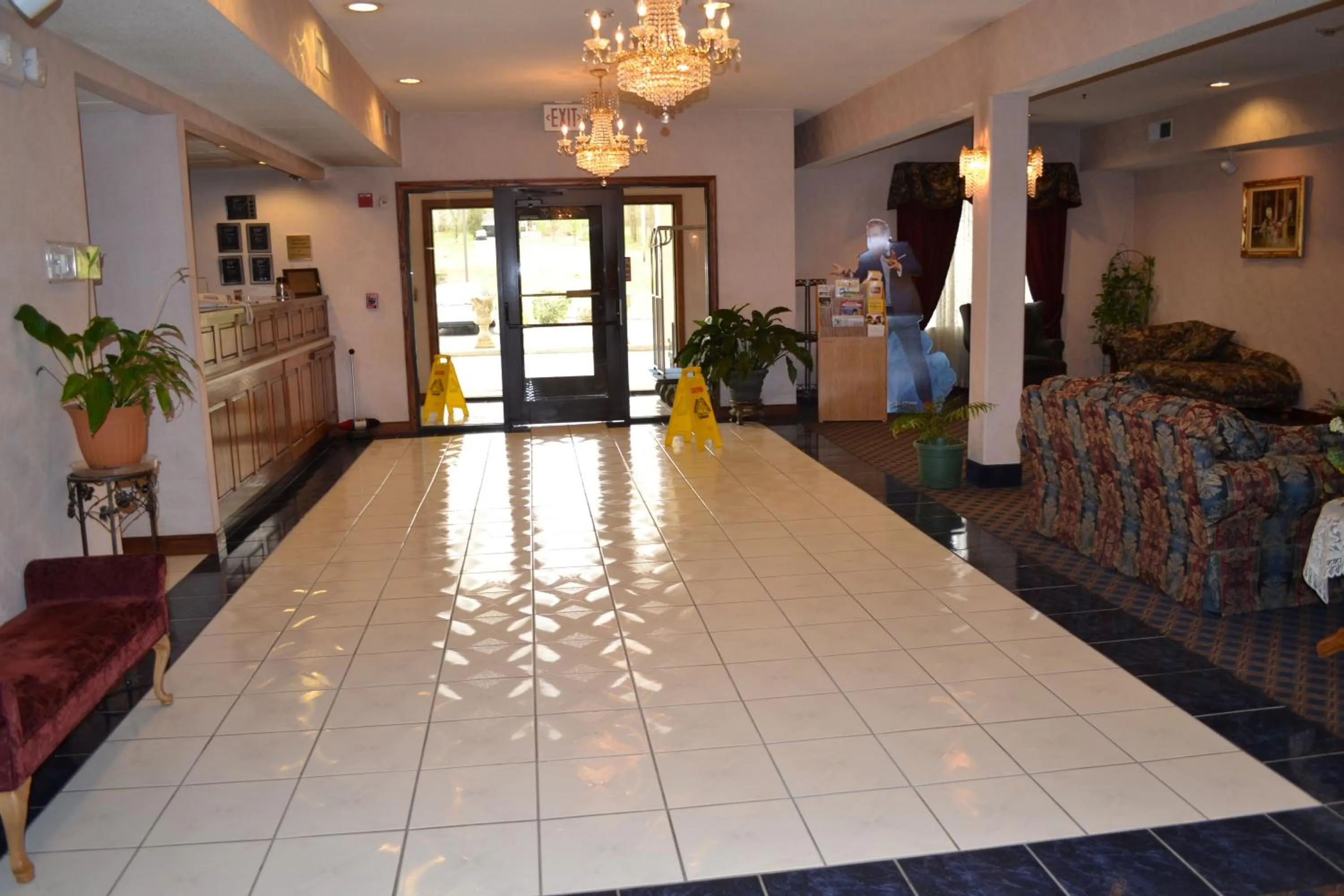 Seating area in Baymont by Wyndham Albany