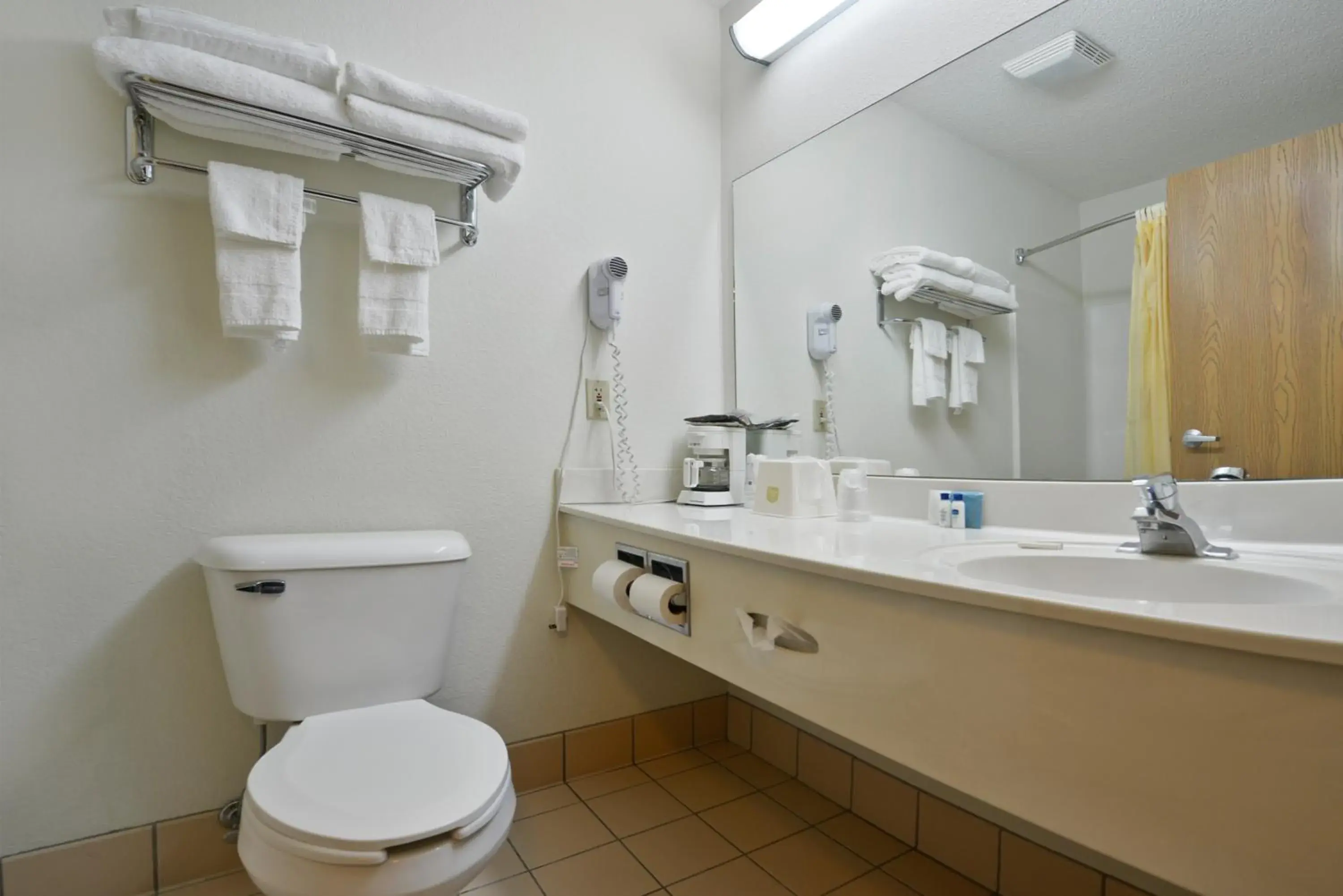 Bathroom in Baymont by Wyndham Albany Bathroom in Baymont by Wyndham Albany