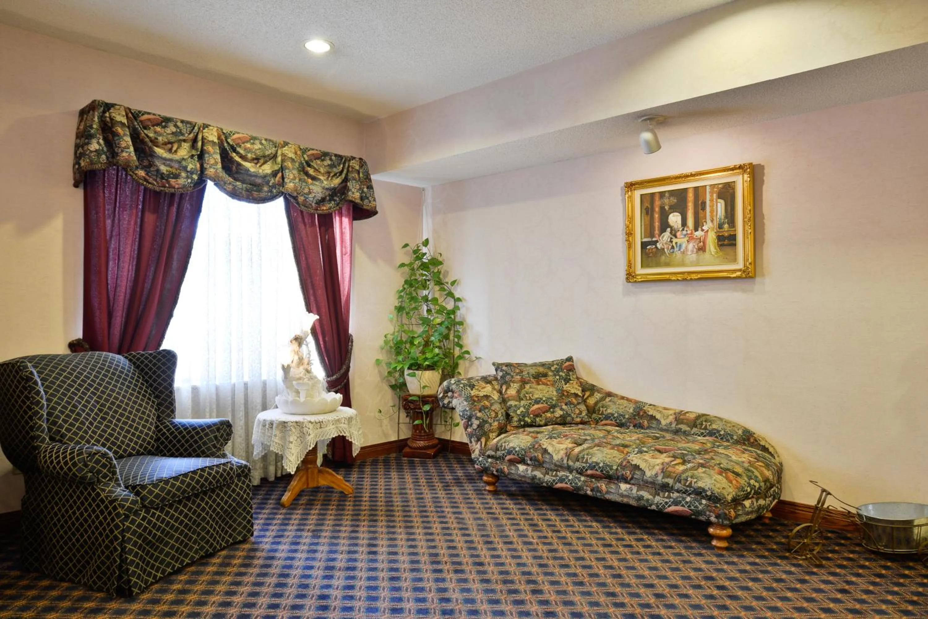 Seating area in Baymont by Wyndham Albany