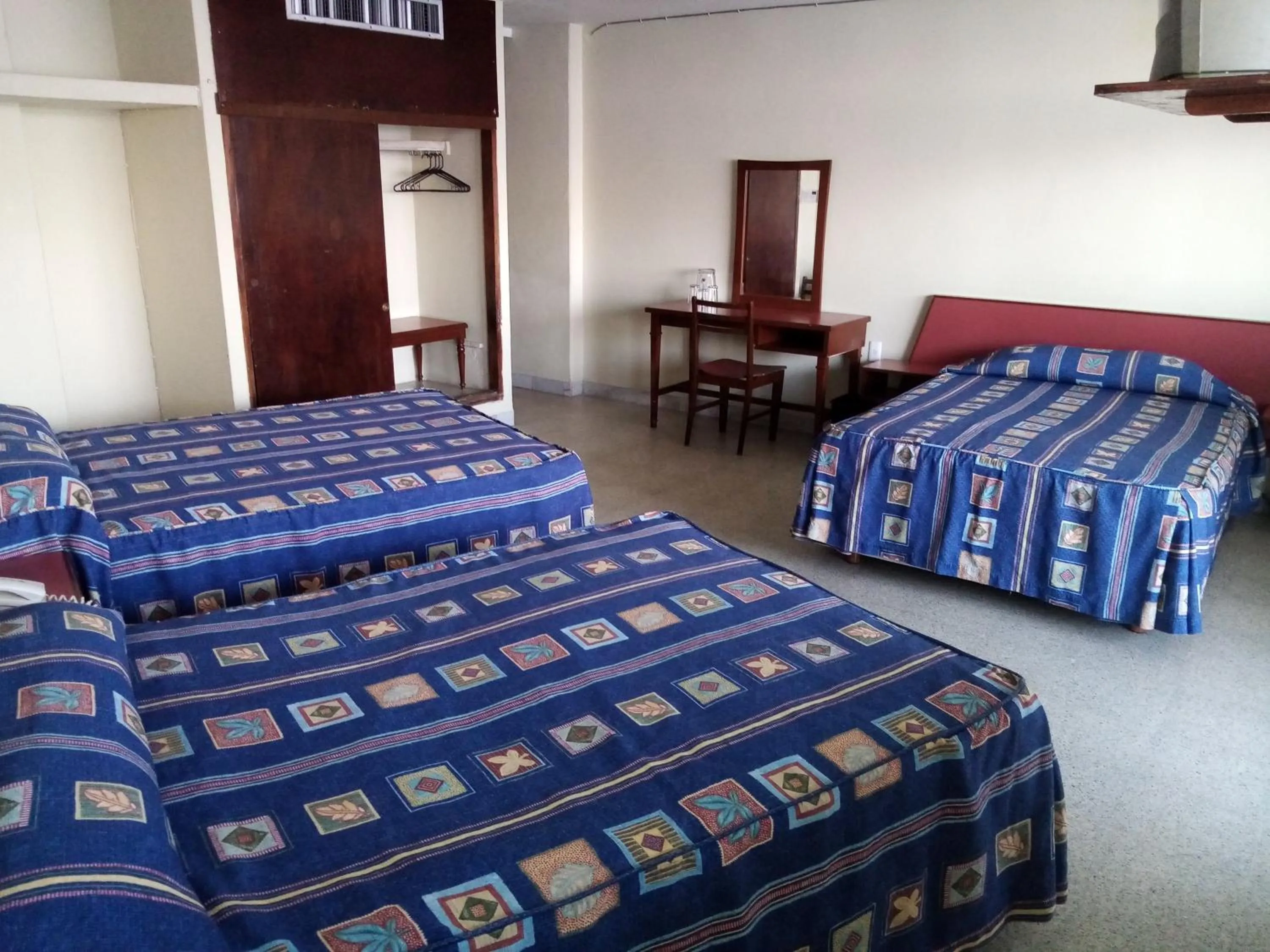 Photo of the whole room, Bed in Hotel Royalty