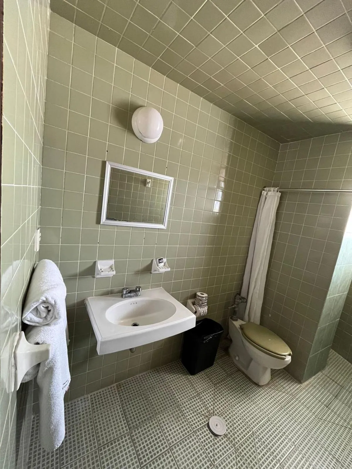 Bathroom in Hotel Royalty