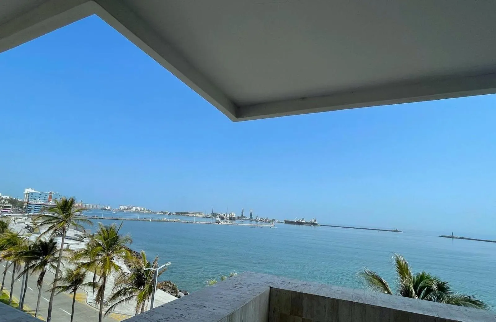 Sea view in Hotel Royalty