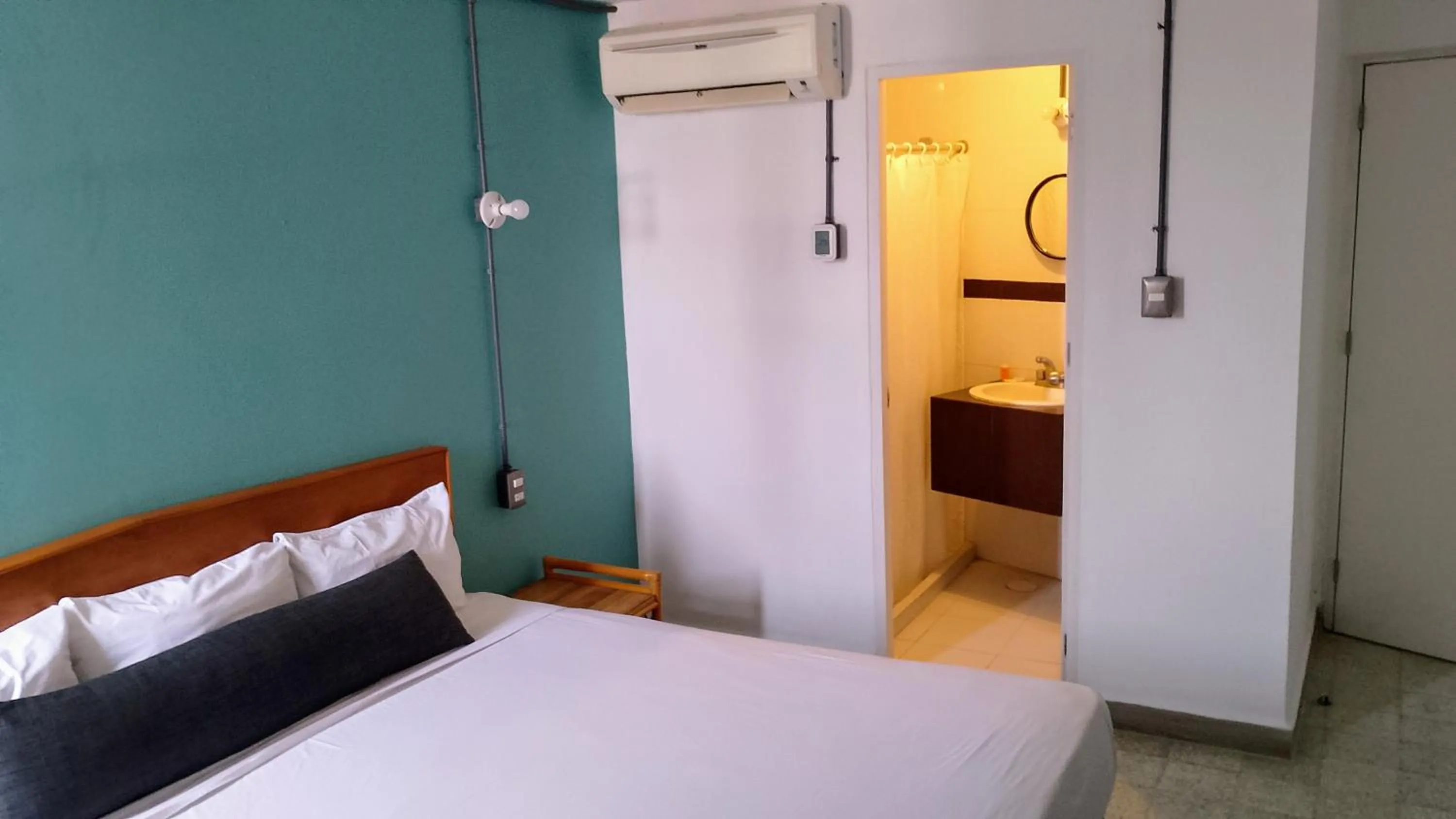 Street view, Bed in Hotel Royalty