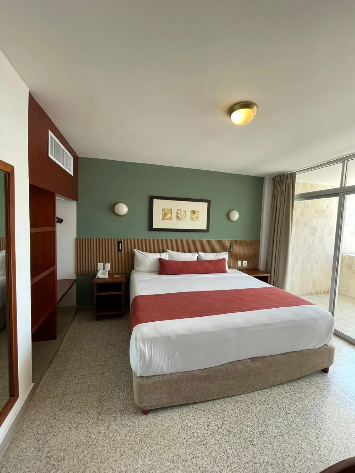 Photo of the whole room, Bed in Hotel Royalty