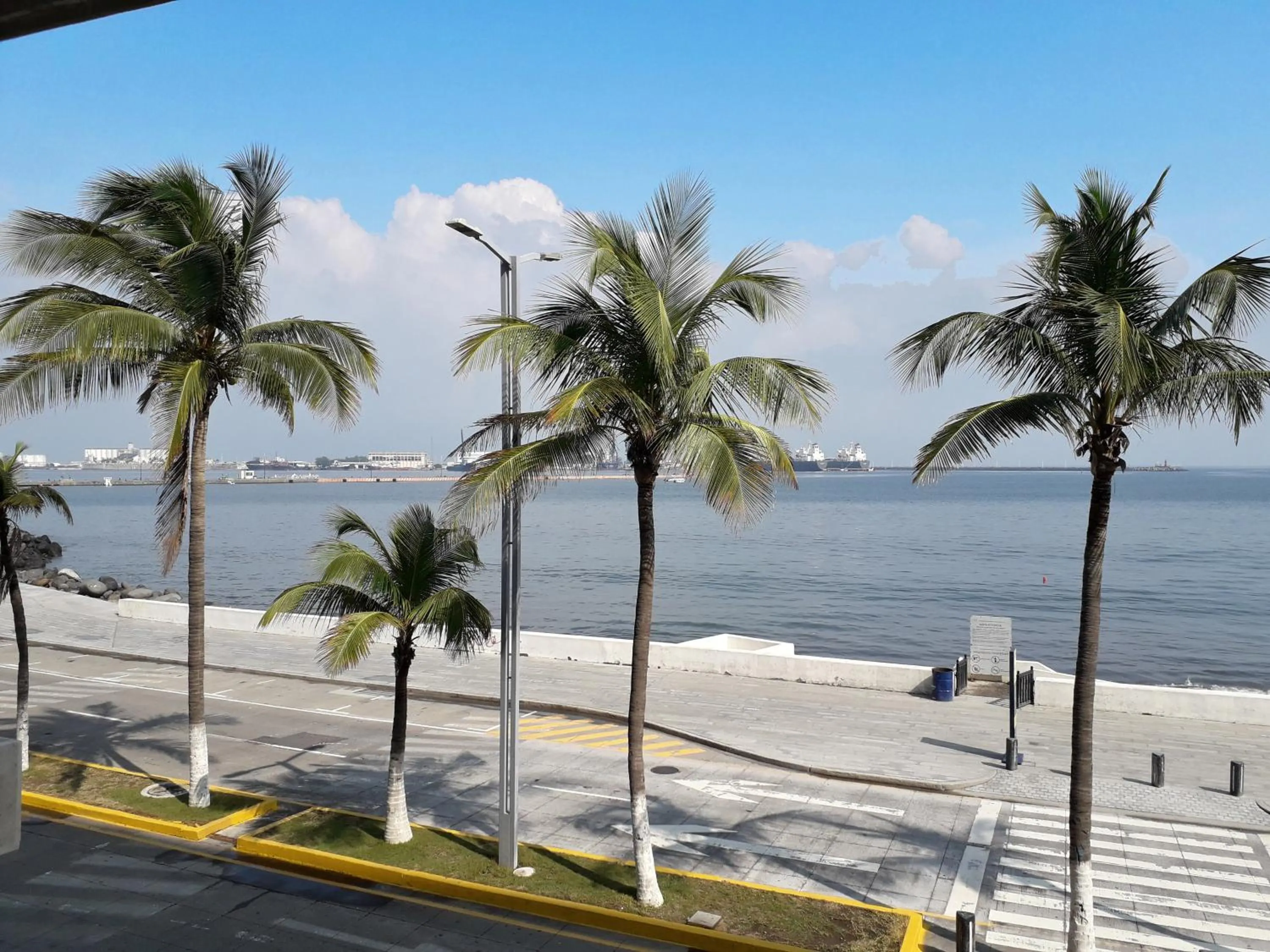 Sea view in Hotel Royalty