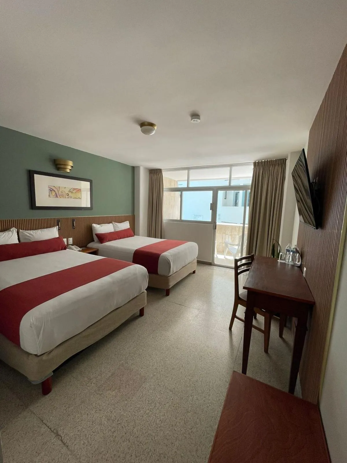 Photo of the whole room, Bed in Hotel Royalty