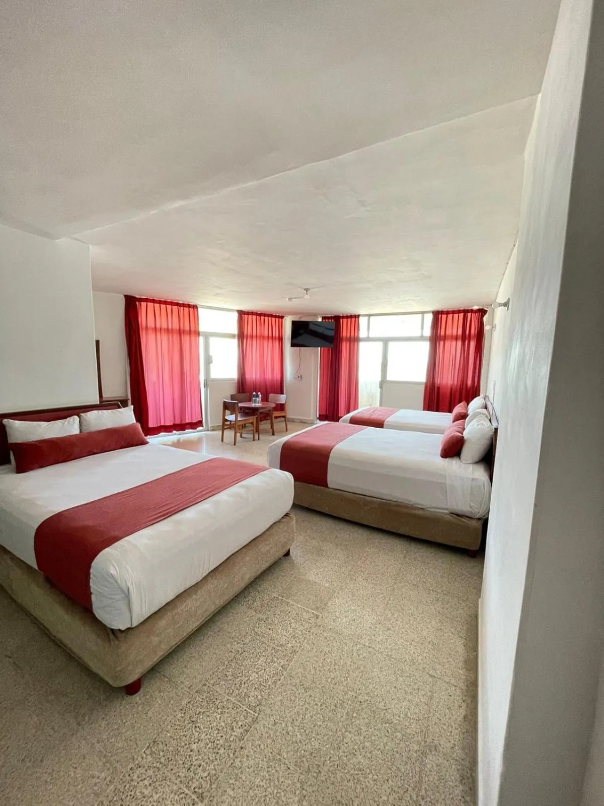 Property building, Bed in Hotel Royalty