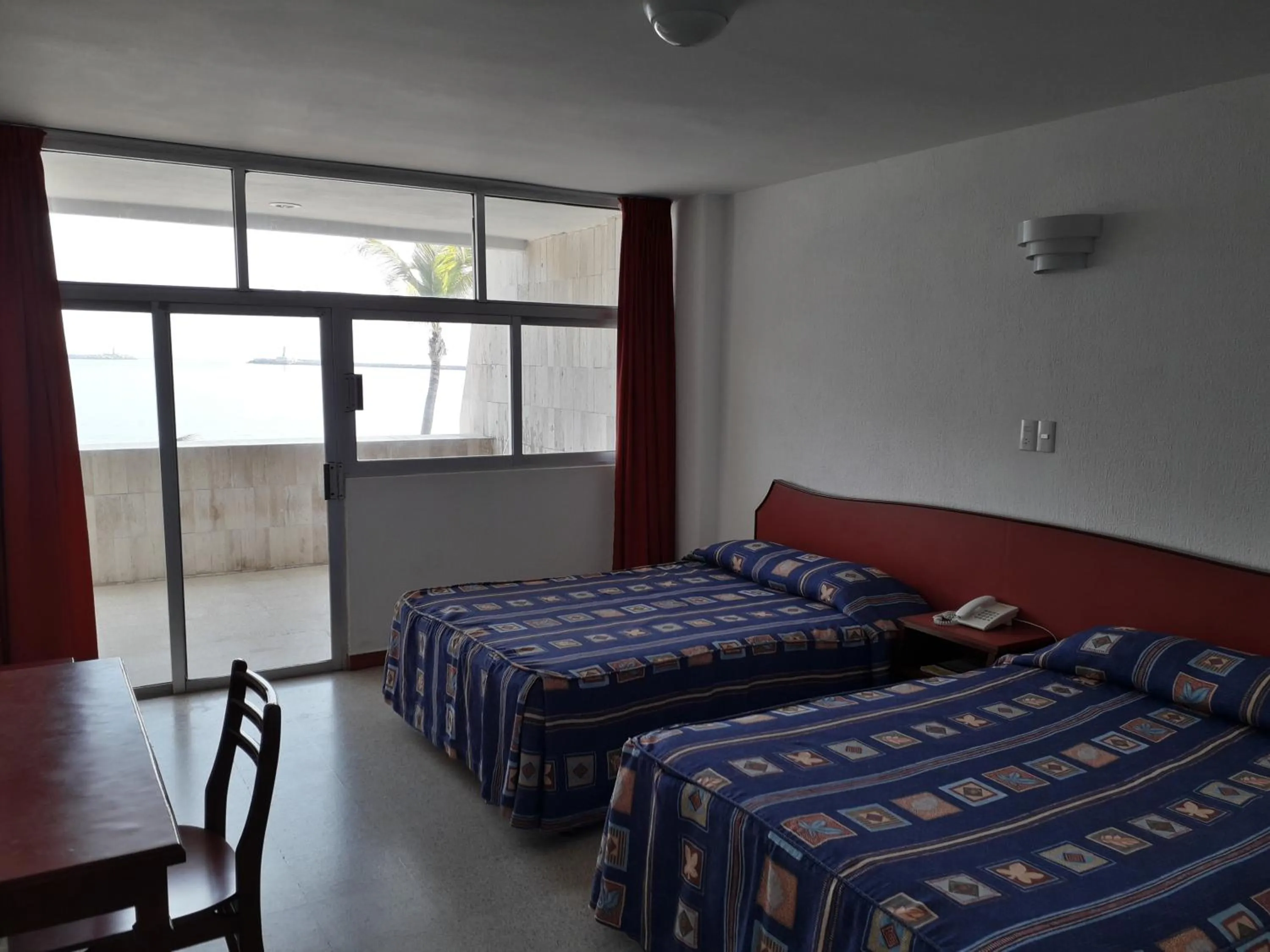 Photo of the whole room, Bed in Hotel Royalty