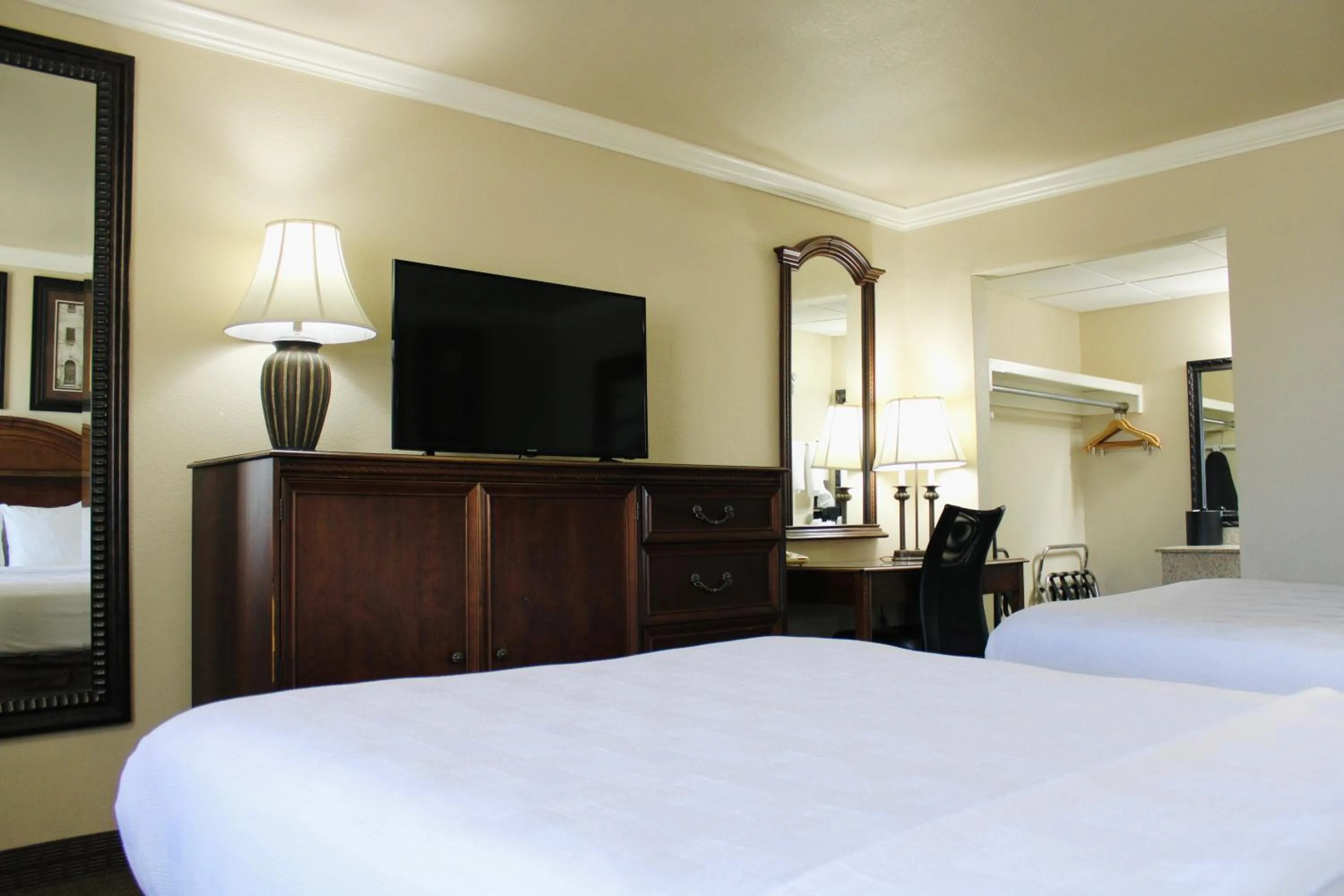 Bed in Baymont by Wyndham McAlester Hwy 69