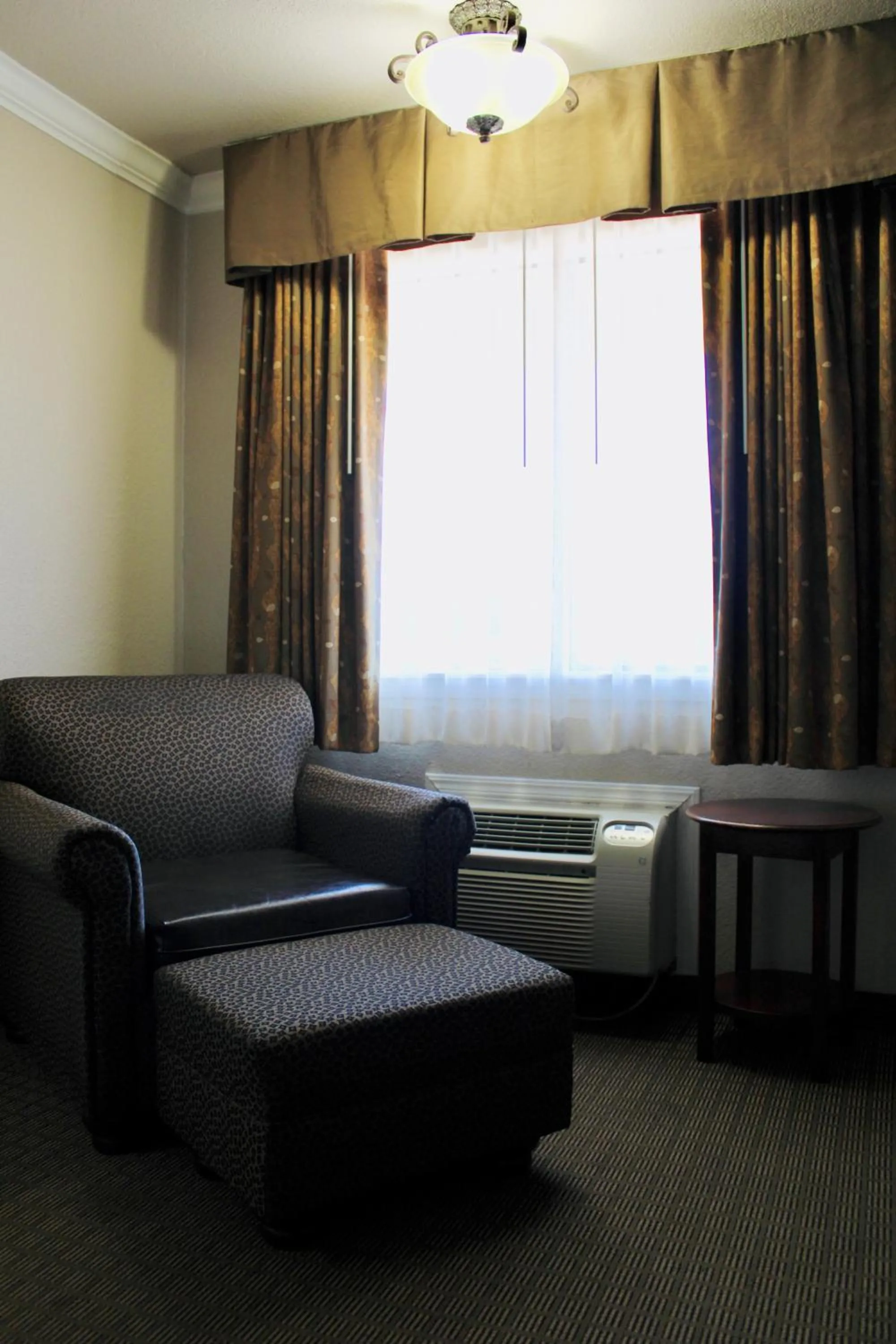 Seating area in Baymont by Wyndham McAlester Hwy 69