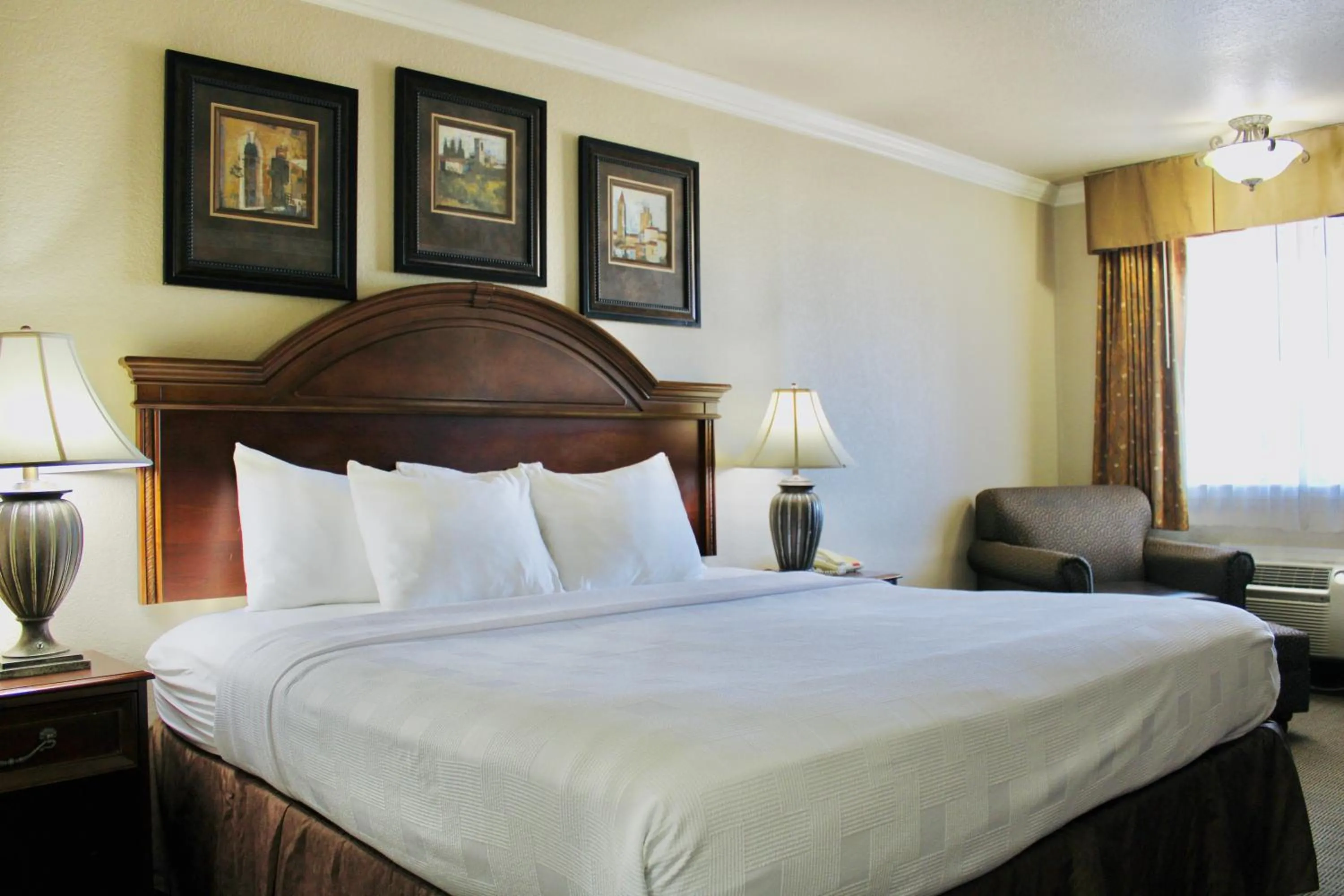 Bed in Baymont by Wyndham McAlester Hwy 69