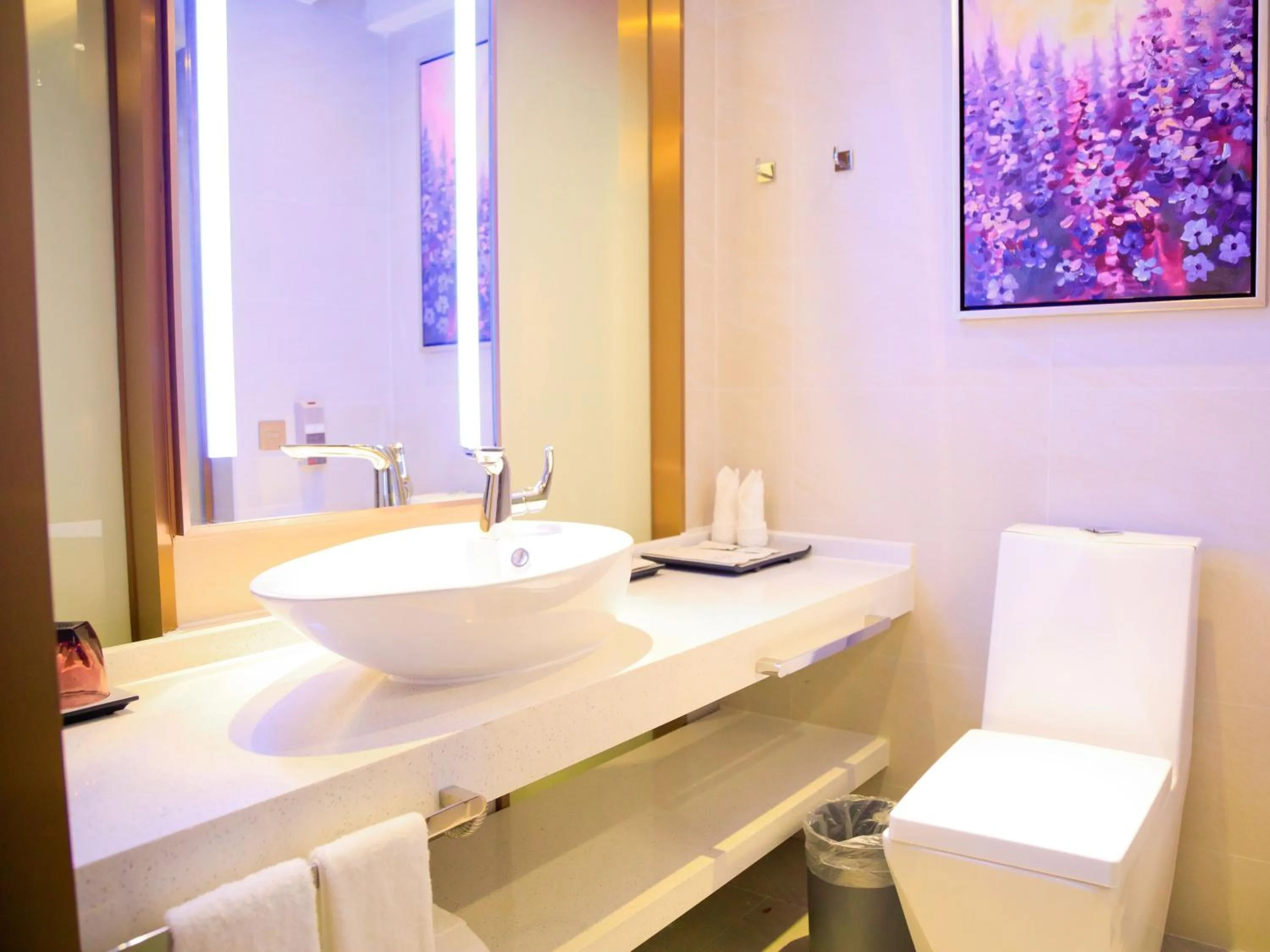 Lavande Hotel Shenzhen Shajing Houting Metro Station Branch