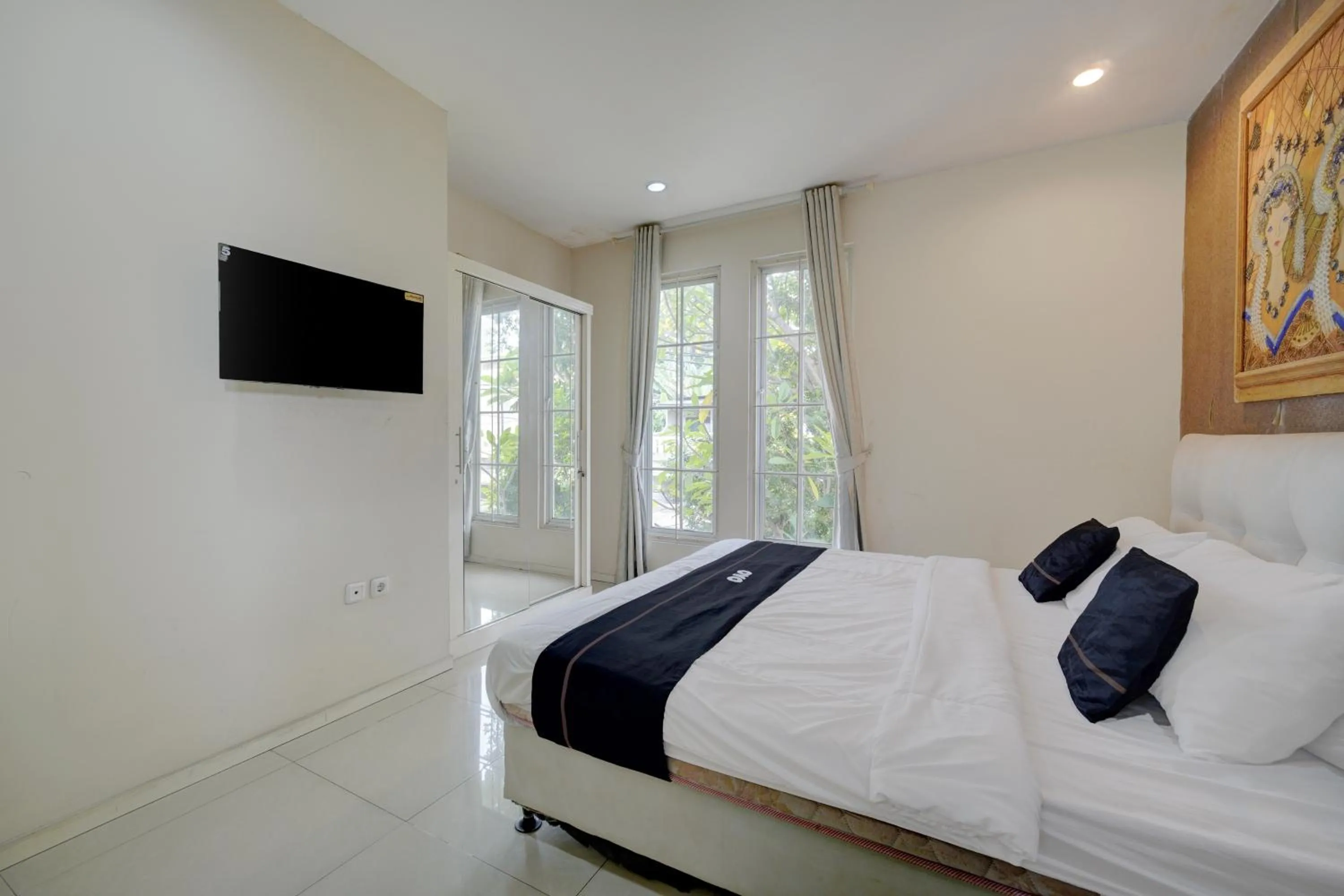 Bedroom, Bed in Hotel O near RS Fatmawati formerly White House