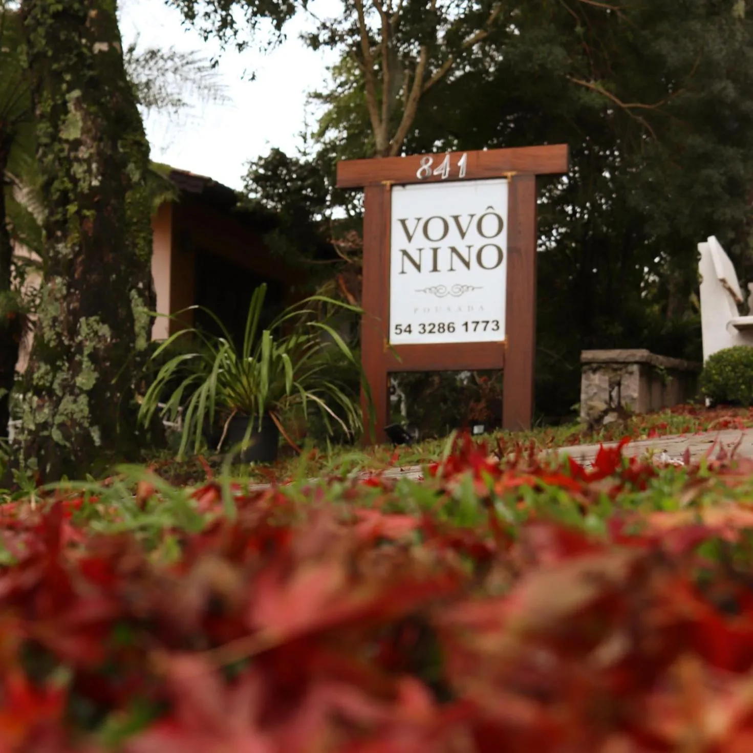 Property logo or sign in Pousada Vovô Nino