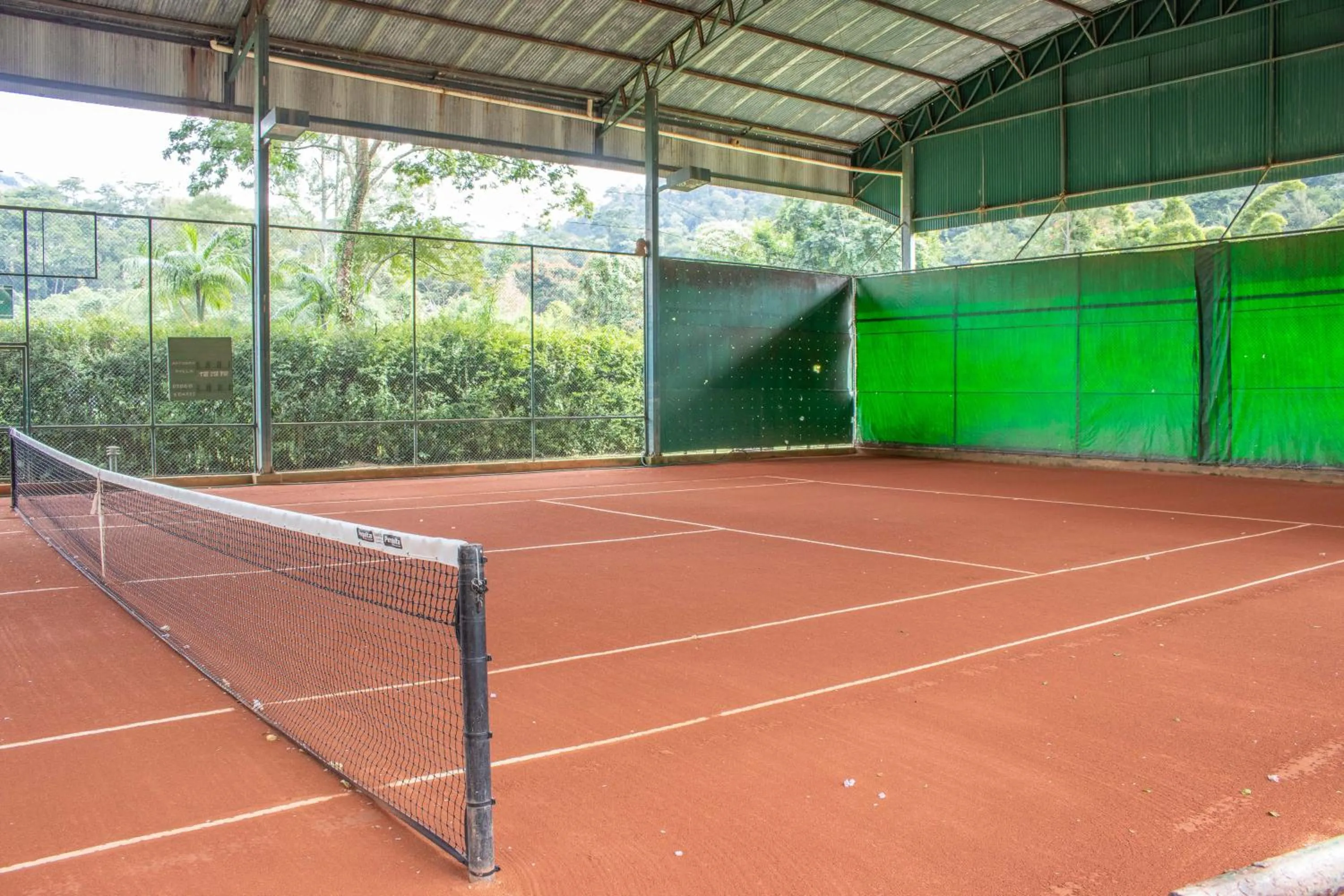 Tennis court in Bomtempo Itaipava Hotel by Castelo Itaipava