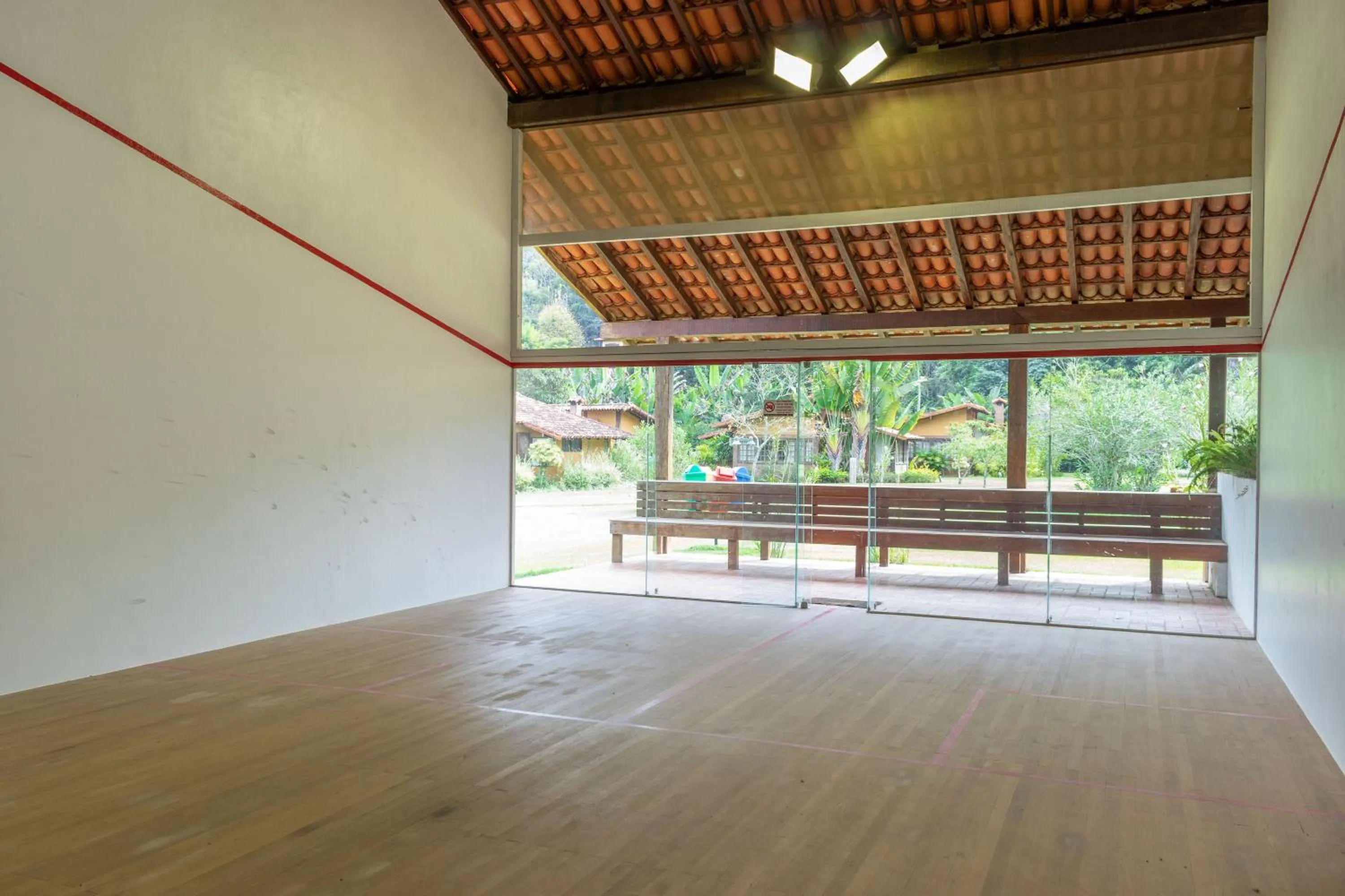 Squash in Bomtempo Itaipava Hotel by Castelo Itaipava