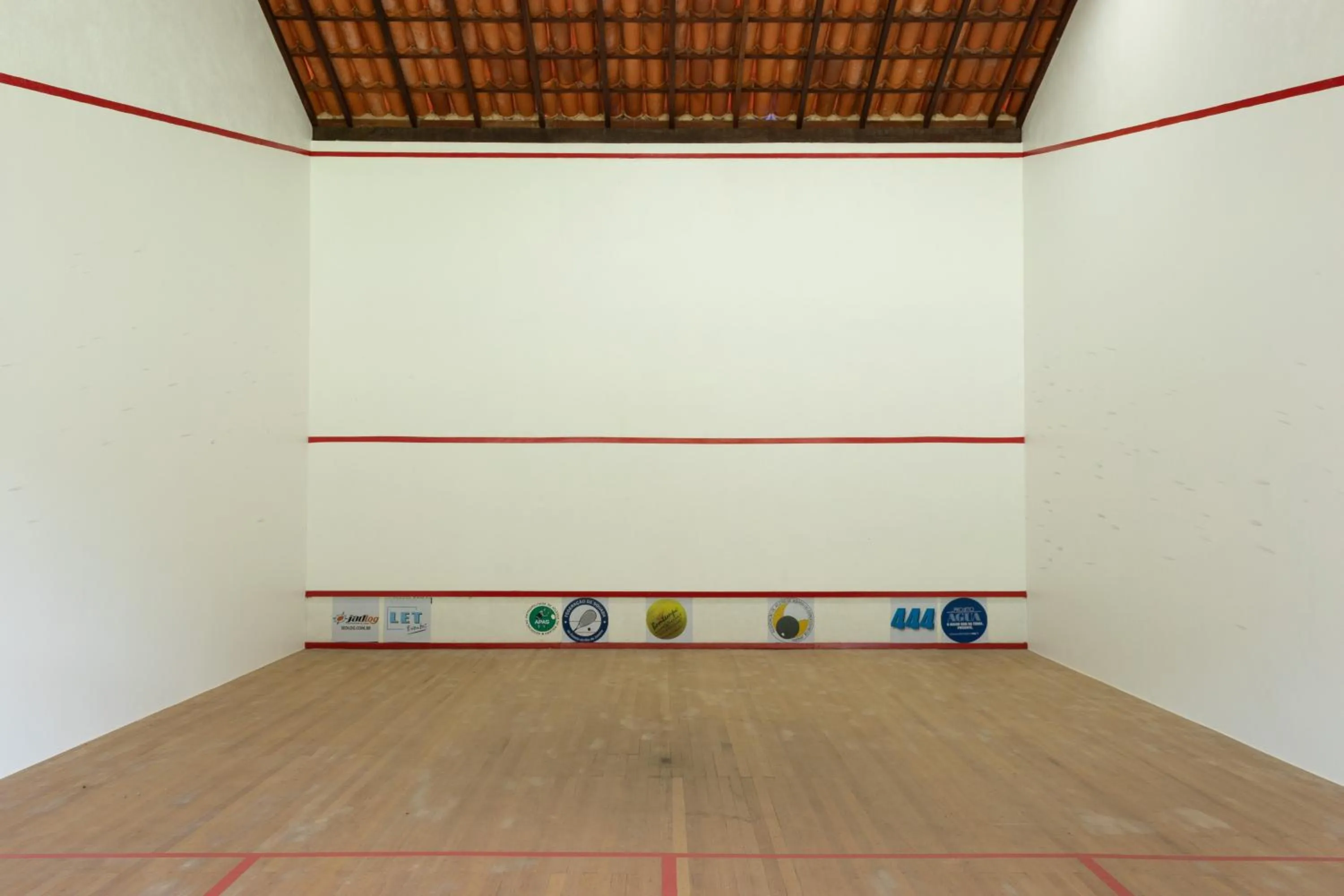 Squash in Bomtempo Itaipava Hotel by Castelo Itaipava