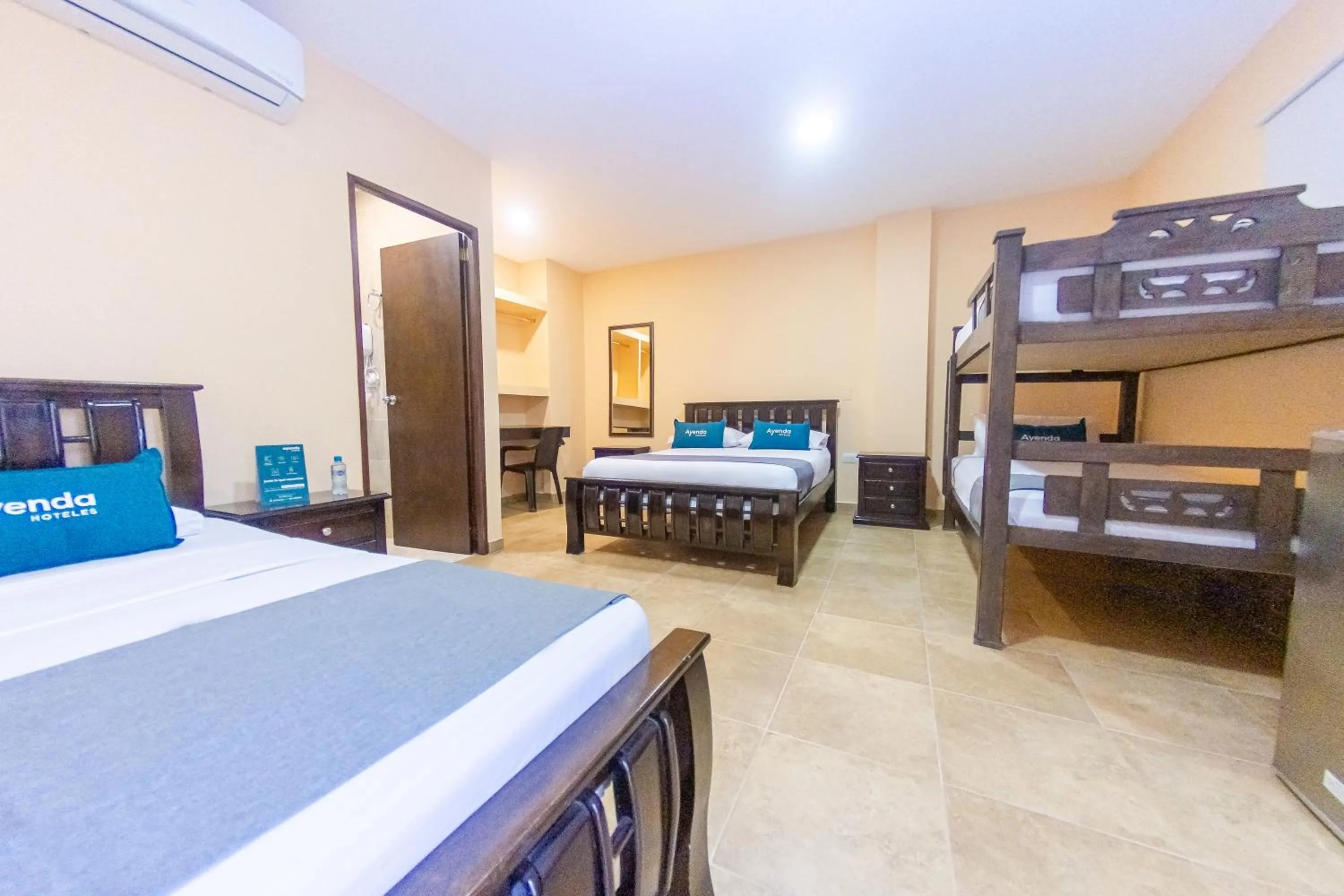 Family Room in Hotel El Viajero #2
