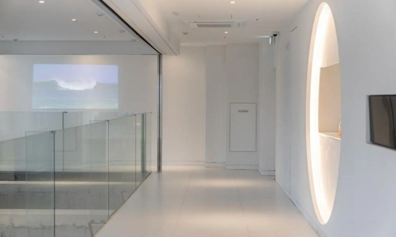 Area and facilities in Bluefrog Hotel