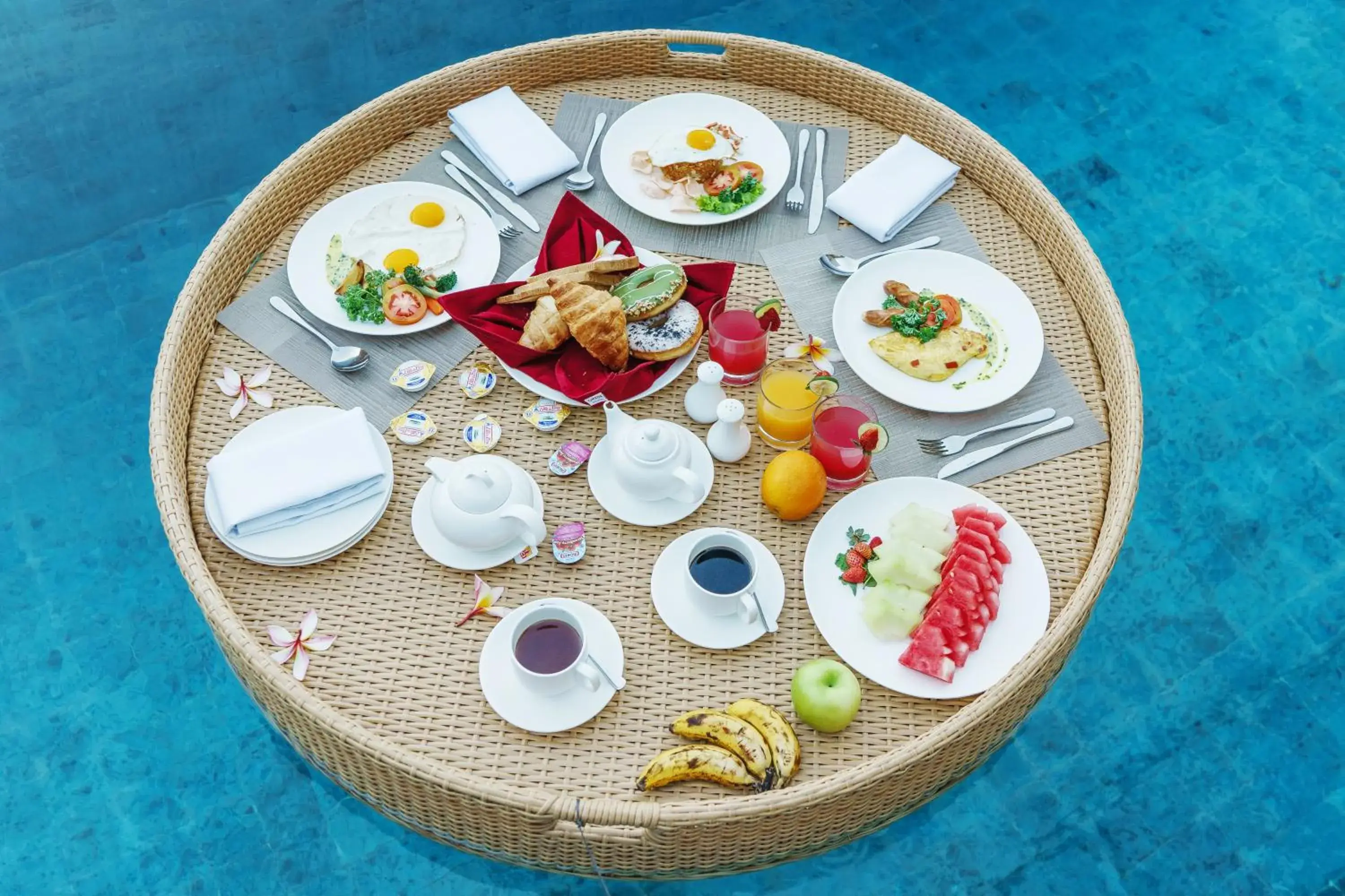 Food and drinks in Khayangan Kemenuh Villas by Premier Hospitality Asia Food and drinks in Khayangan Kemenuh Villas by Premier Hospitality Asia