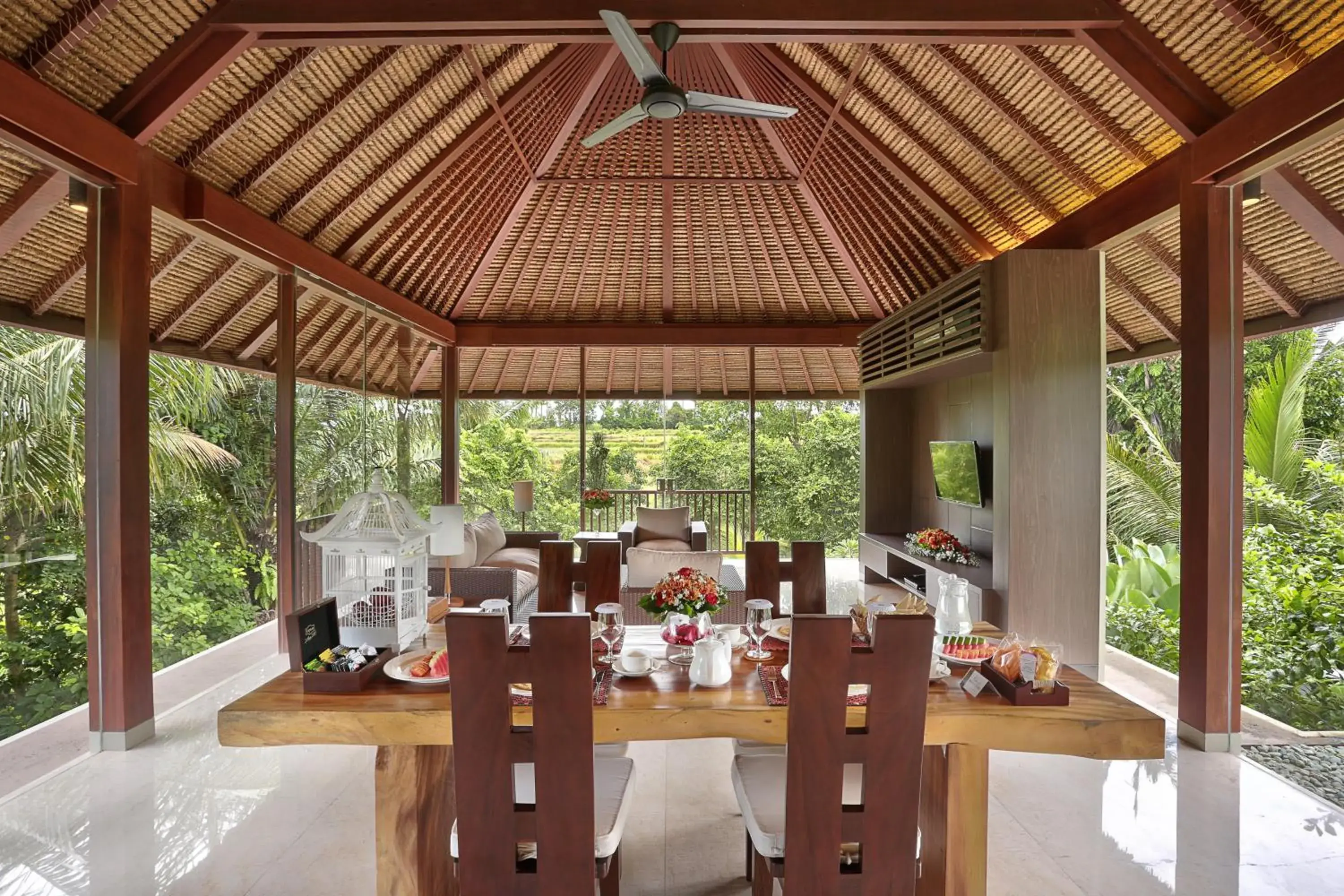 Restaurant/places to eat in Khayangan Kemenuh Villas by Premier Hospitality Asia Restaurant/places to eat in Khayangan Kemenuh Villas by Premier Hospitality Asia