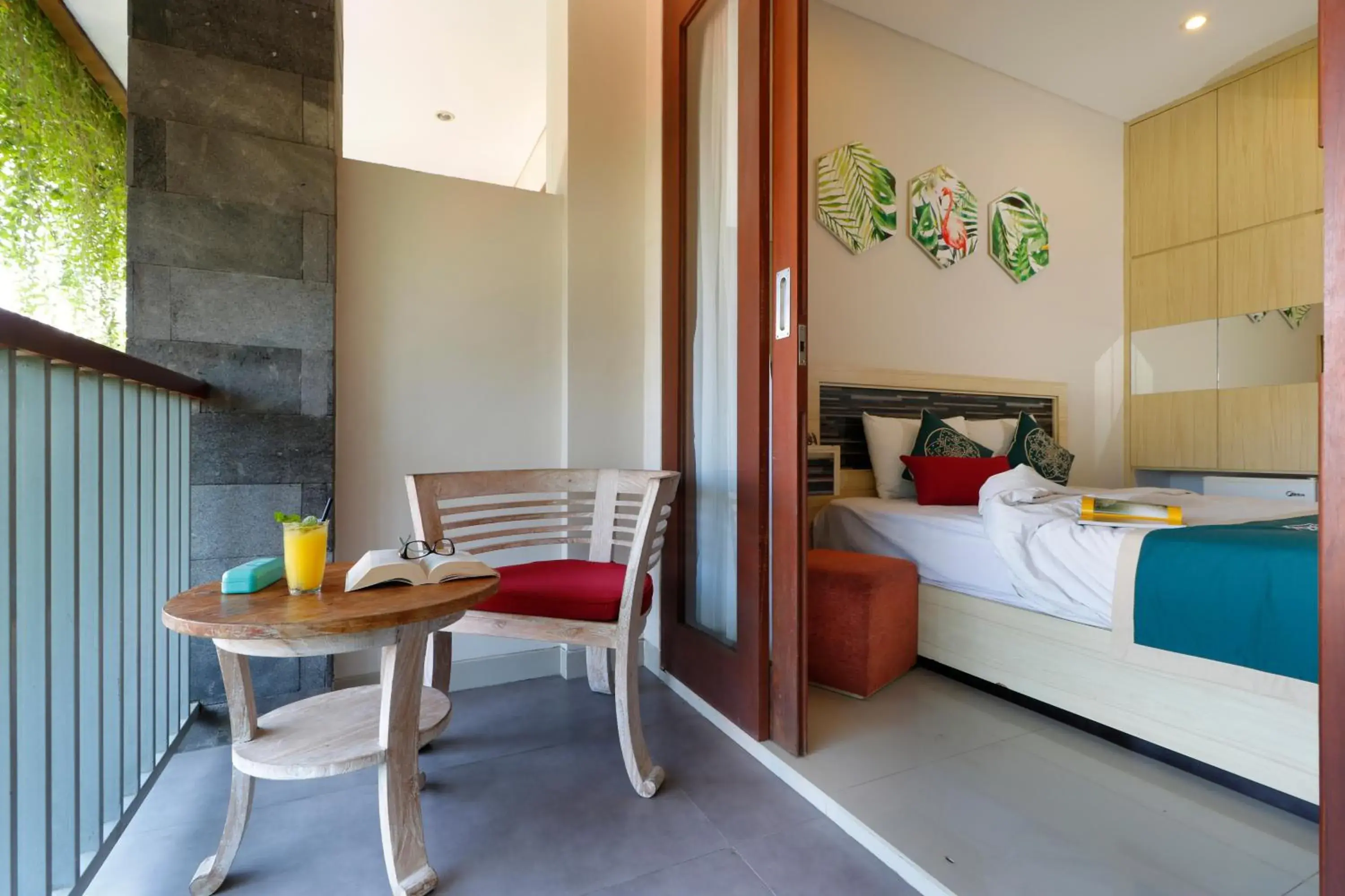 Balcony/Terrace, Bed in Vansari Hotel Balcony/Terrace, Bed in Vansari Hotel