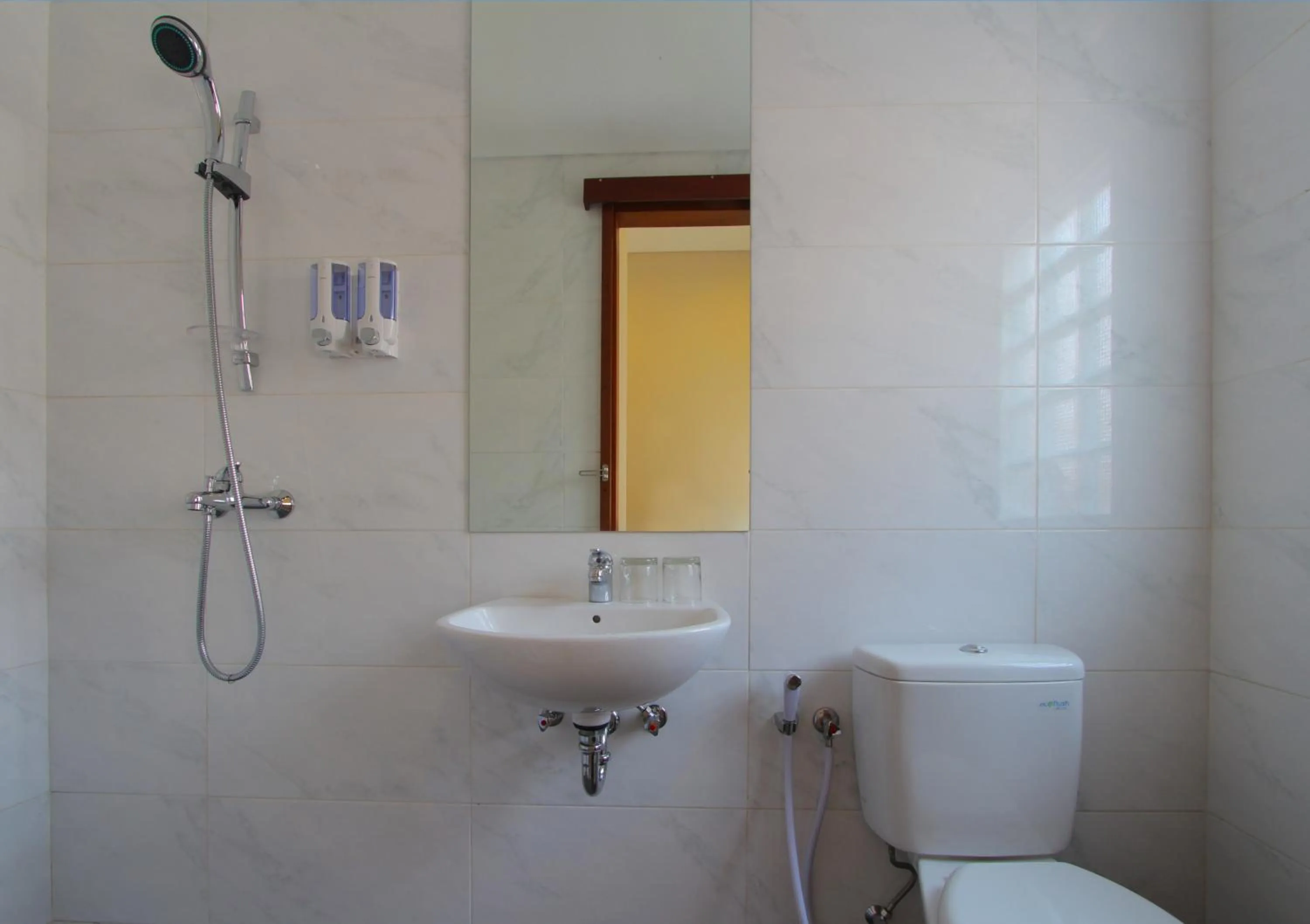 Bathroom in Vansari Hotel