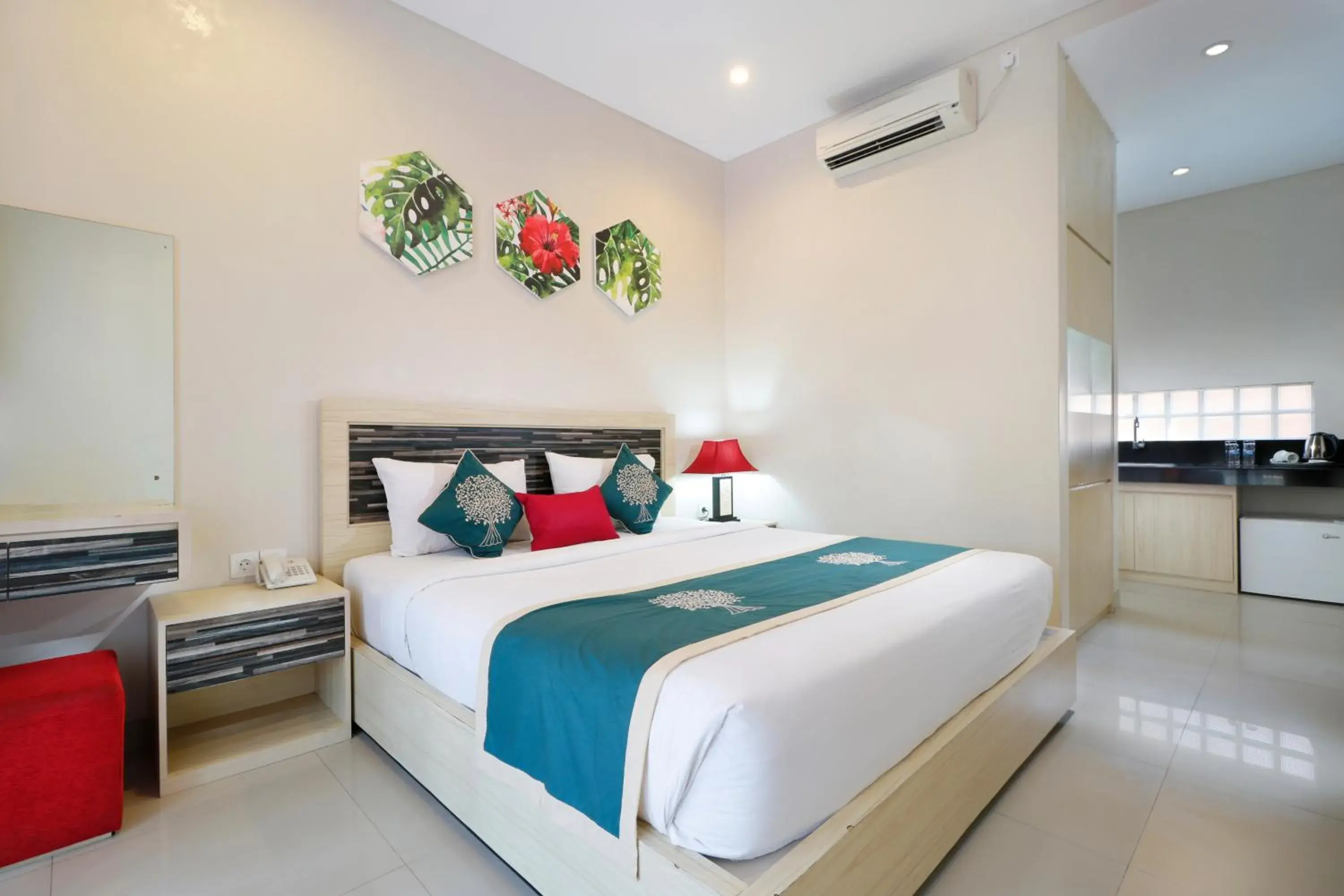 Sari Double Room with Pool View in Vansari Hotel Sari Double Room with Pool View in Vansari Hotel