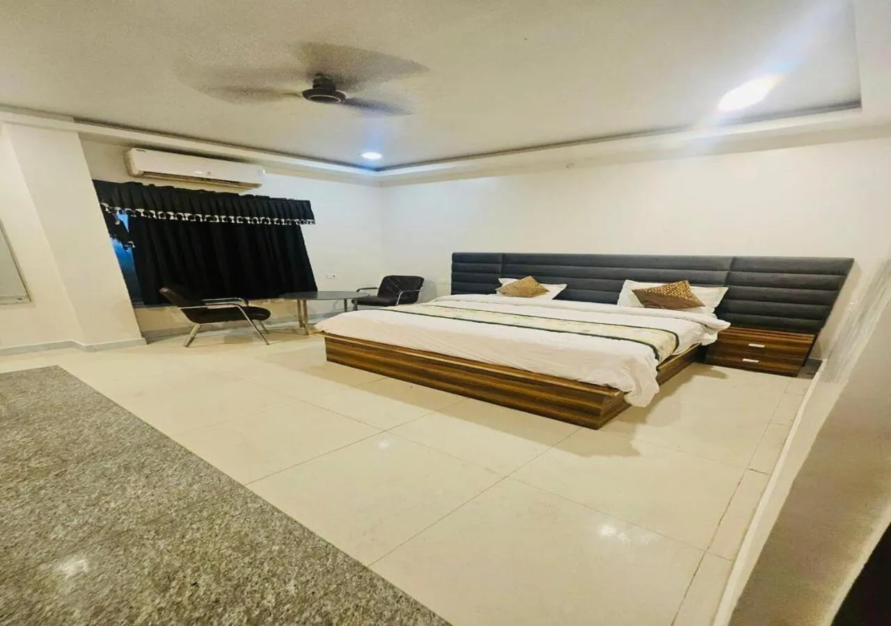 Standard Double Room in Zaarang Inn Hotel