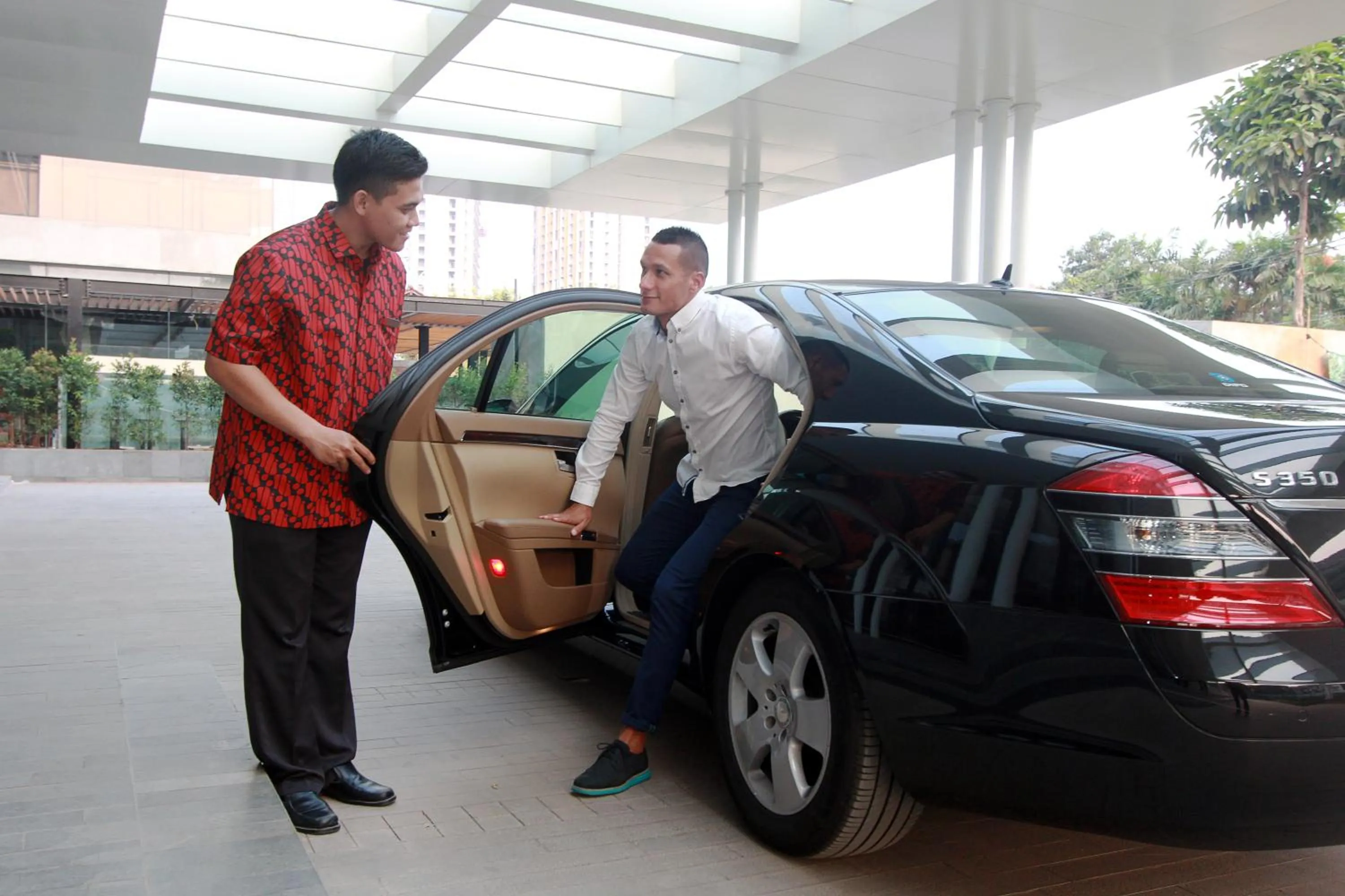 Staff in Ra Premiere Simatupang