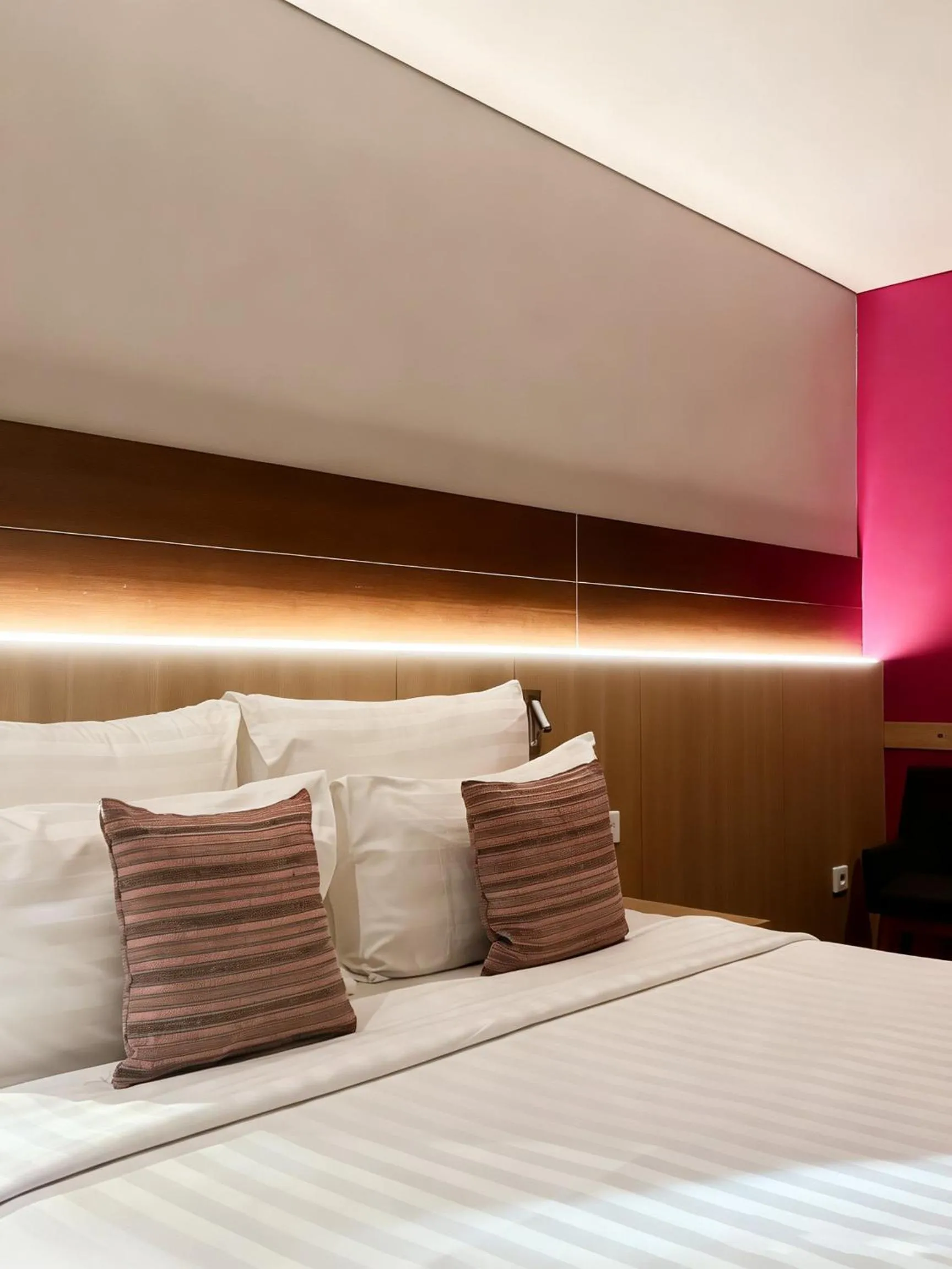Bed in Ra Premiere Simatupang