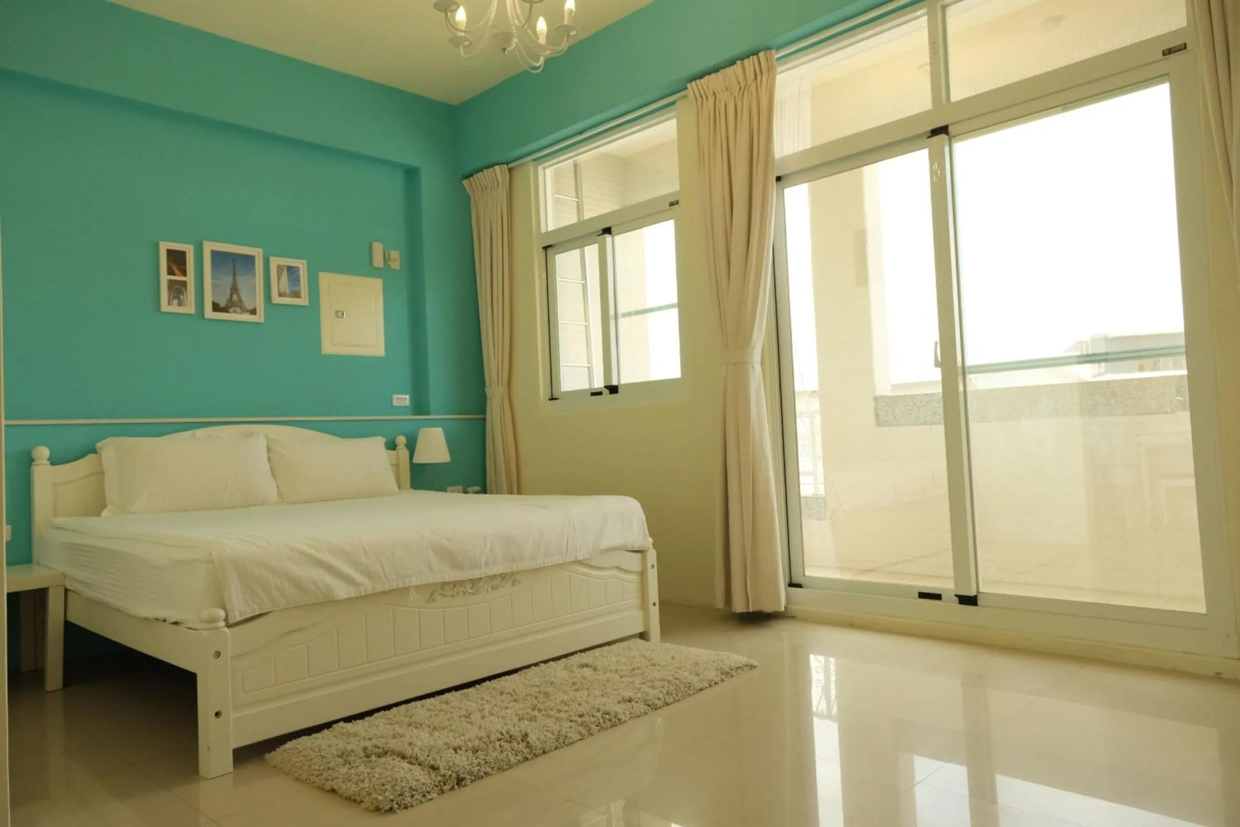 Balcony/Terrace, Bed in Bonjour, Paris 日安巴黎民宿 編號995