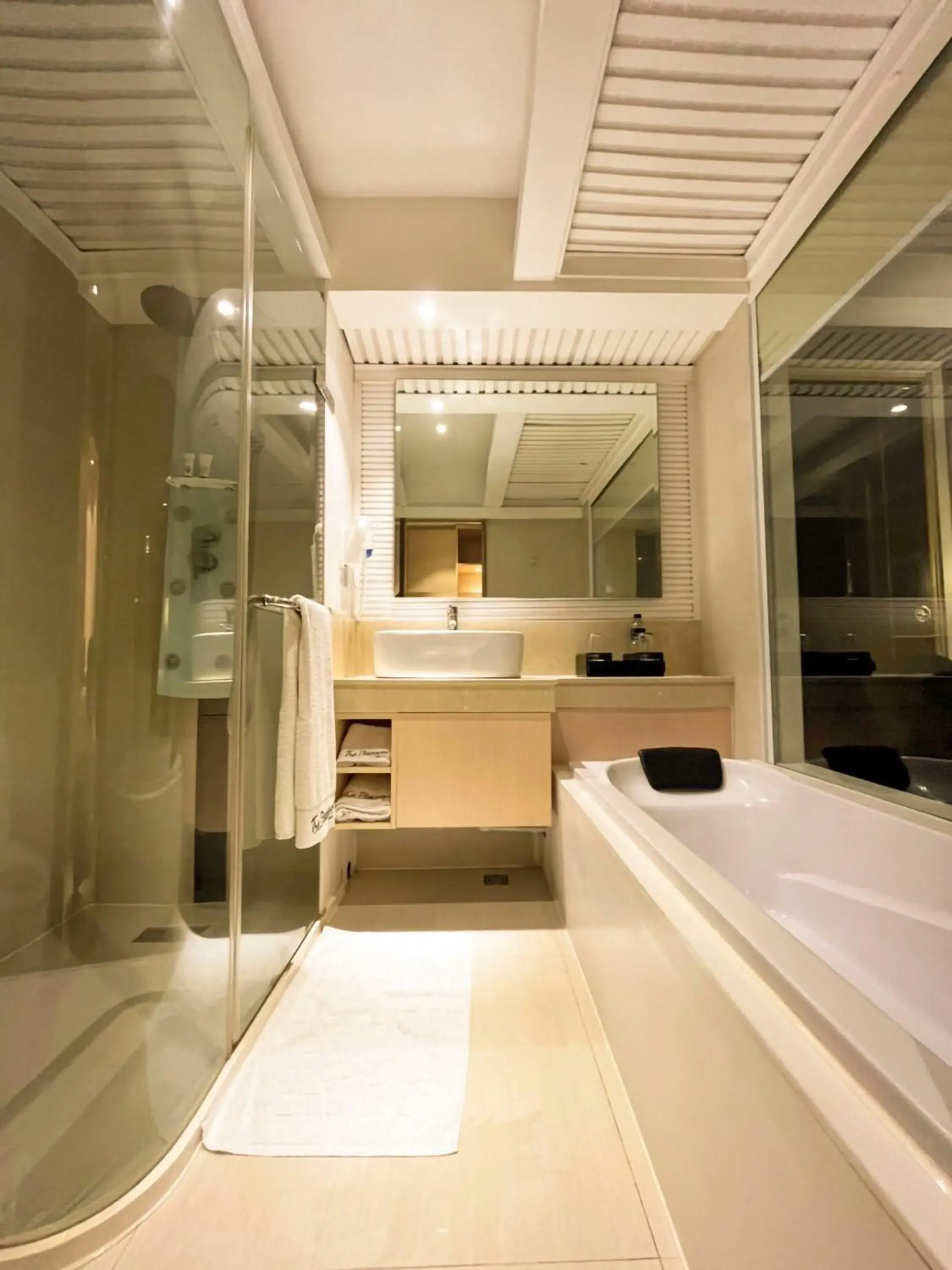 Bathroom in The Bazaar Hotel Bangkok - MRT Lat Phrao Ratchadapisek Bathroom in The Bazaar Hotel Bangkok - MRT Lat Phrao Ratchadapisek