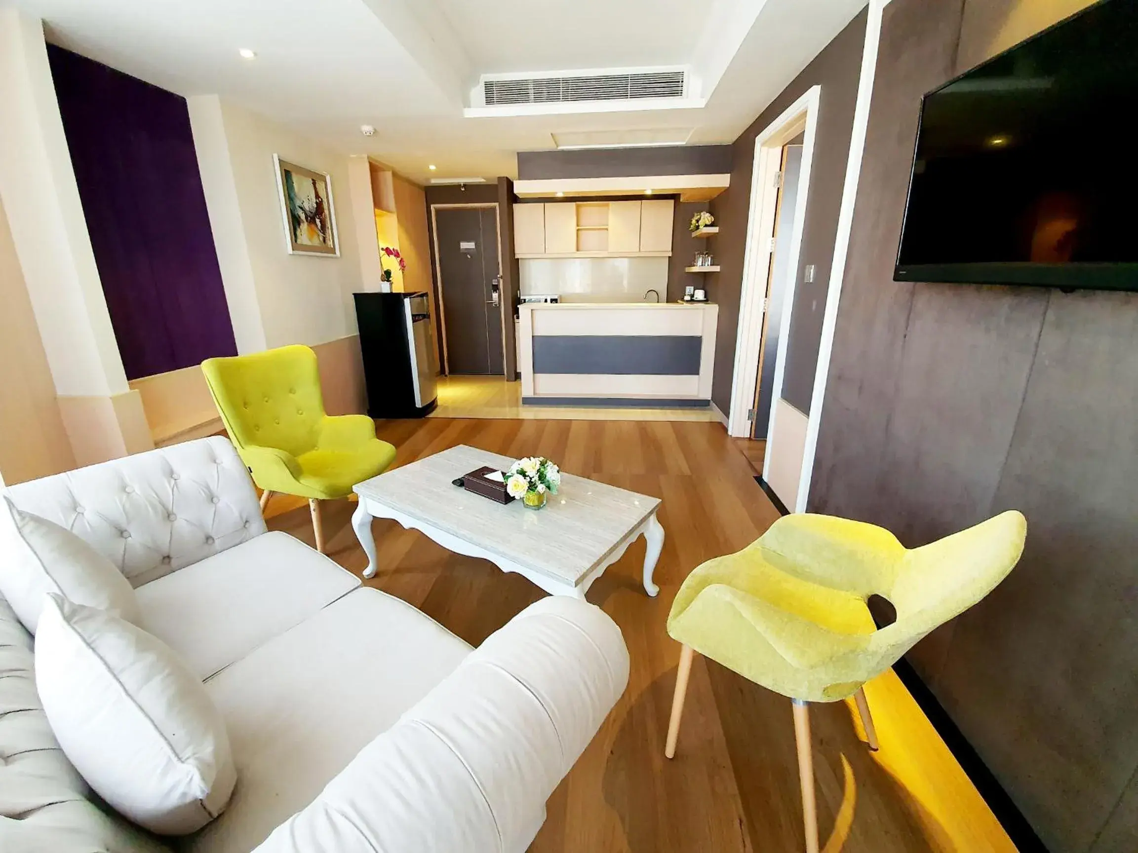 Living room in The Bazaar Hotel Bangkok - MRT Lat Phrao Ratchadapisek Living room in The Bazaar Hotel Bangkok - MRT Lat Phrao Ratchadapisek